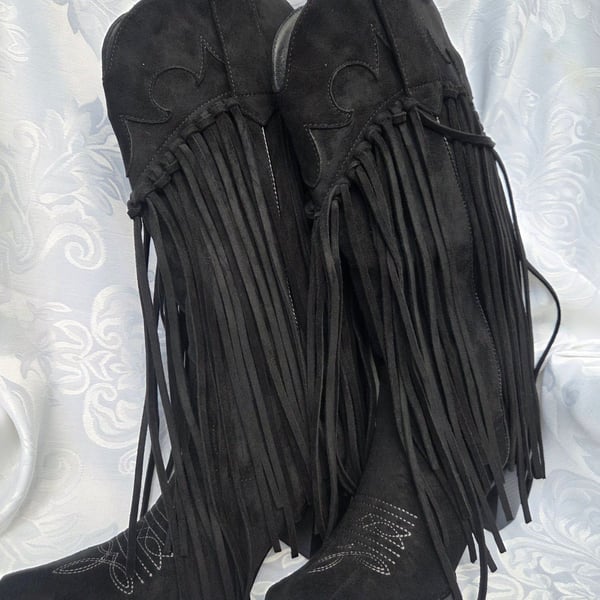 Fringe Women's Cowgirl Boots. Pointed Toe Embroidery Fringe Detail Mid Calf Boots.