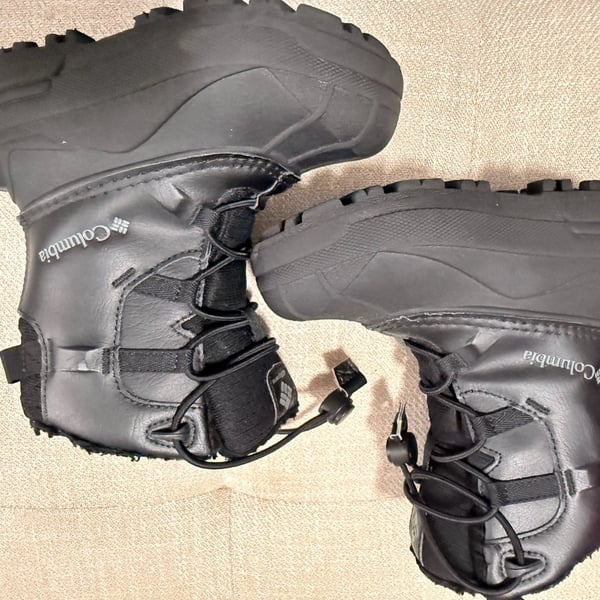 Columbia Bugaboot Celsius Kids Black Winter Snow Boots Size 10