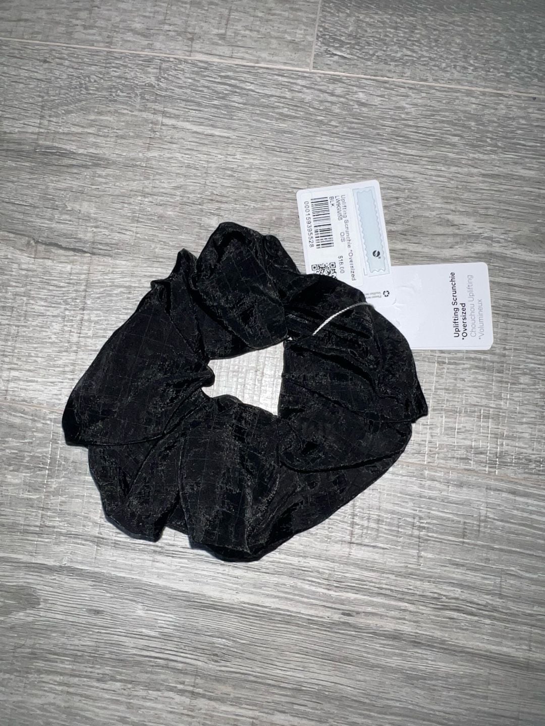 NWT Lululemon Uplifting Scrunchie *Oversized Black 1