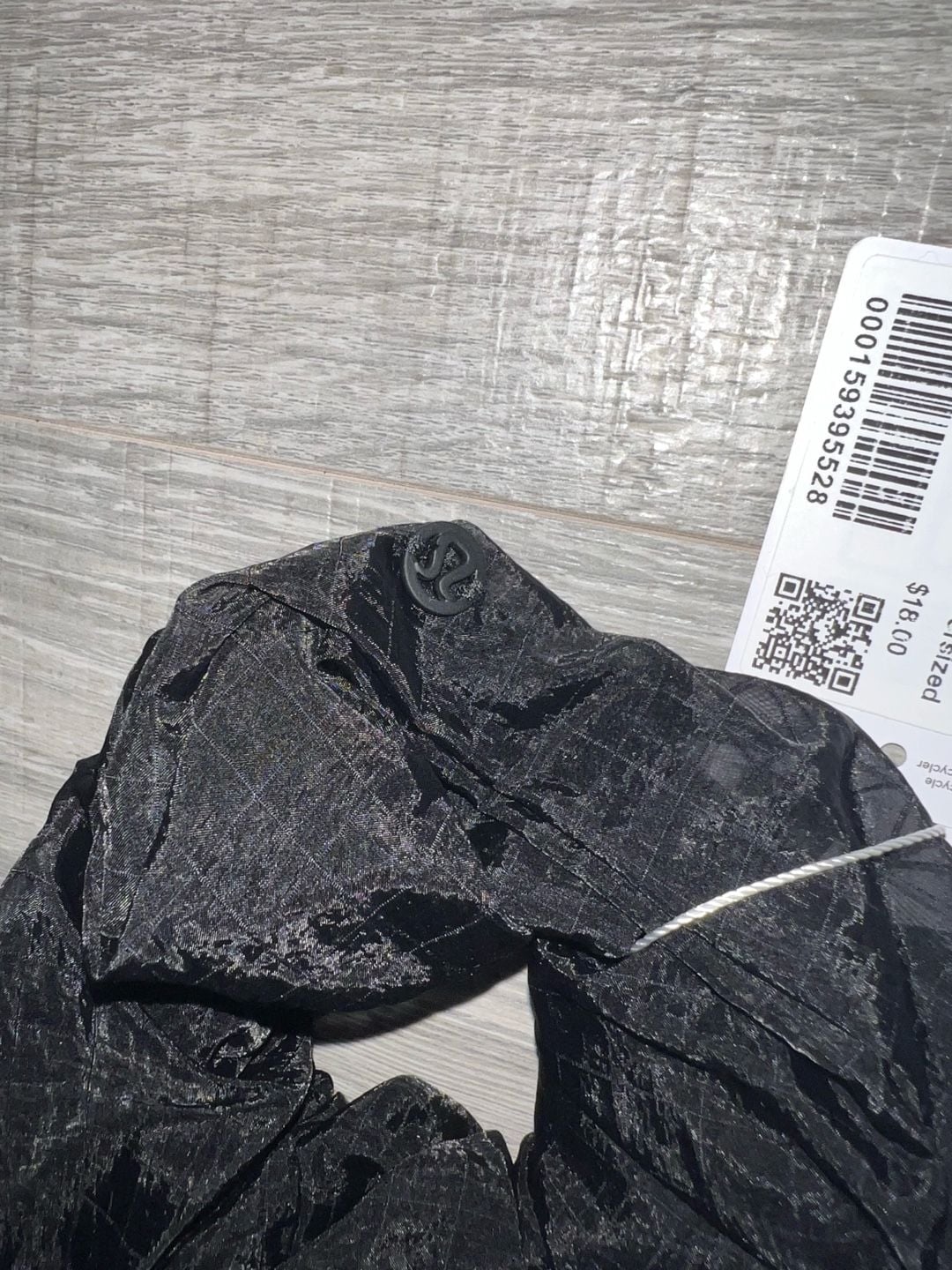 NWT Lululemon Uplifting Scrunchie *Oversized Black 2