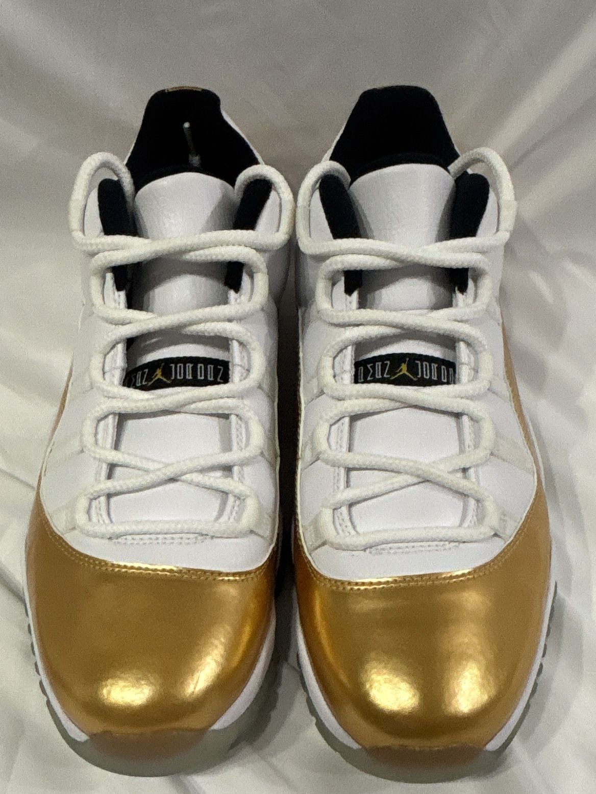 Air Jordan 11 Retro Low Closing Ceremony White Metallic Gold Coin Size 11 4