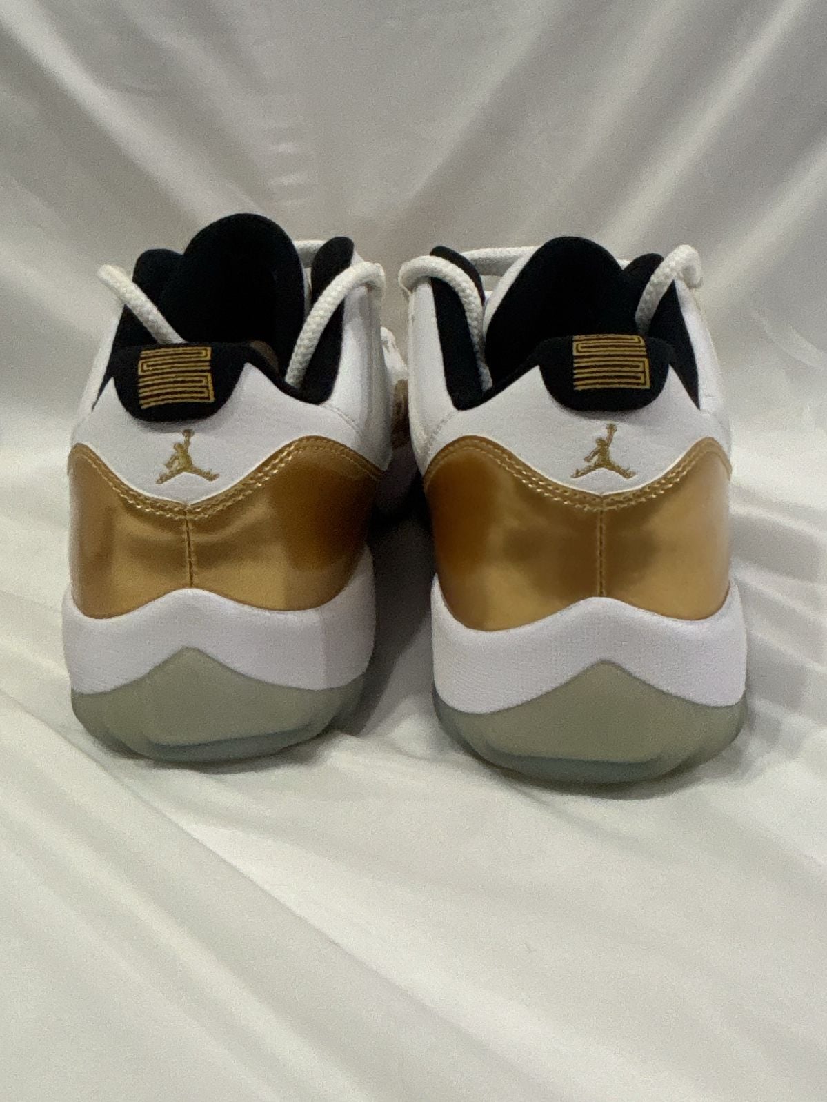 Air Jordan 11 Retro Low Closing Ceremony White Metallic Gold Coin Size 11 6