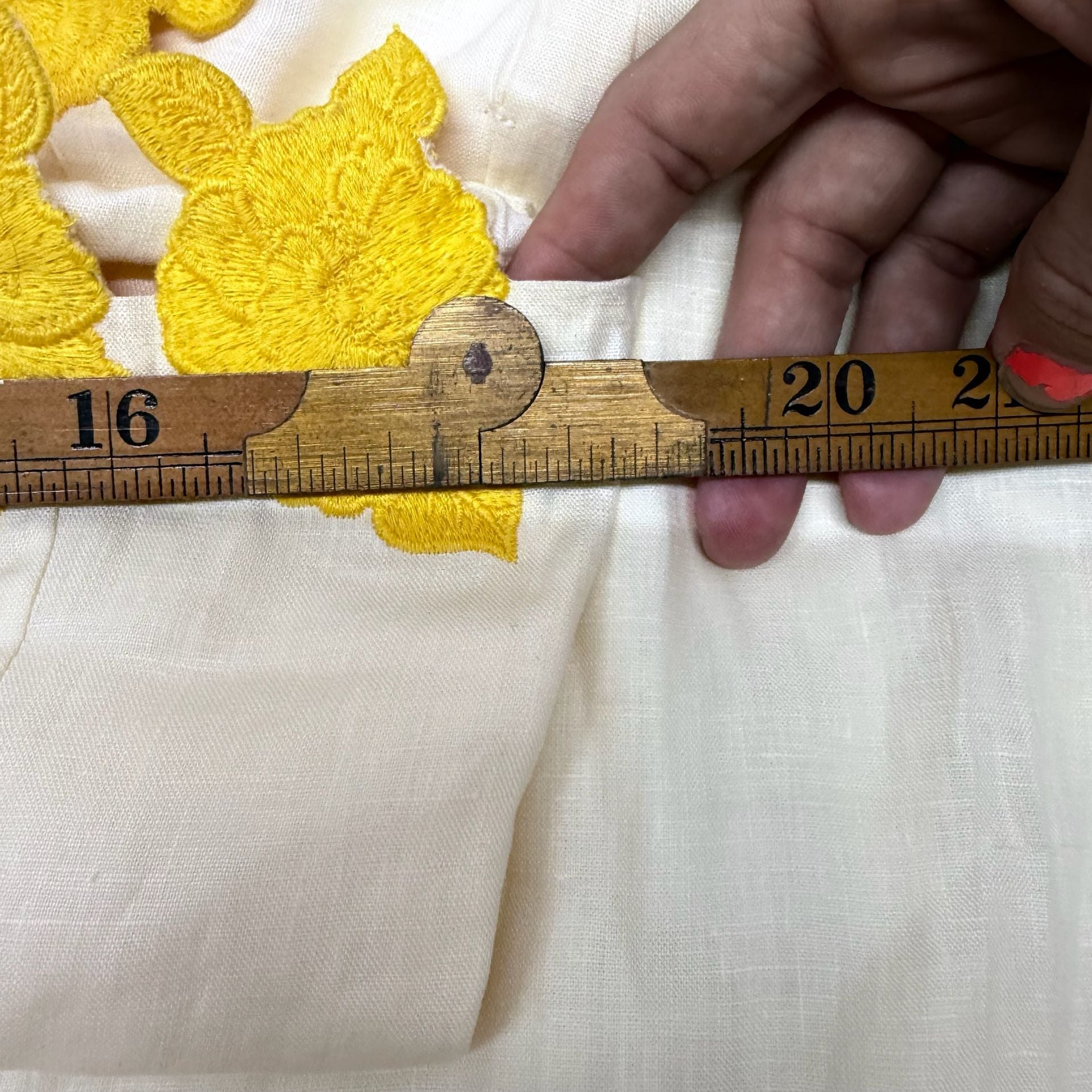 Fanm Mon linen L yellow dress with embroidered flowers 8