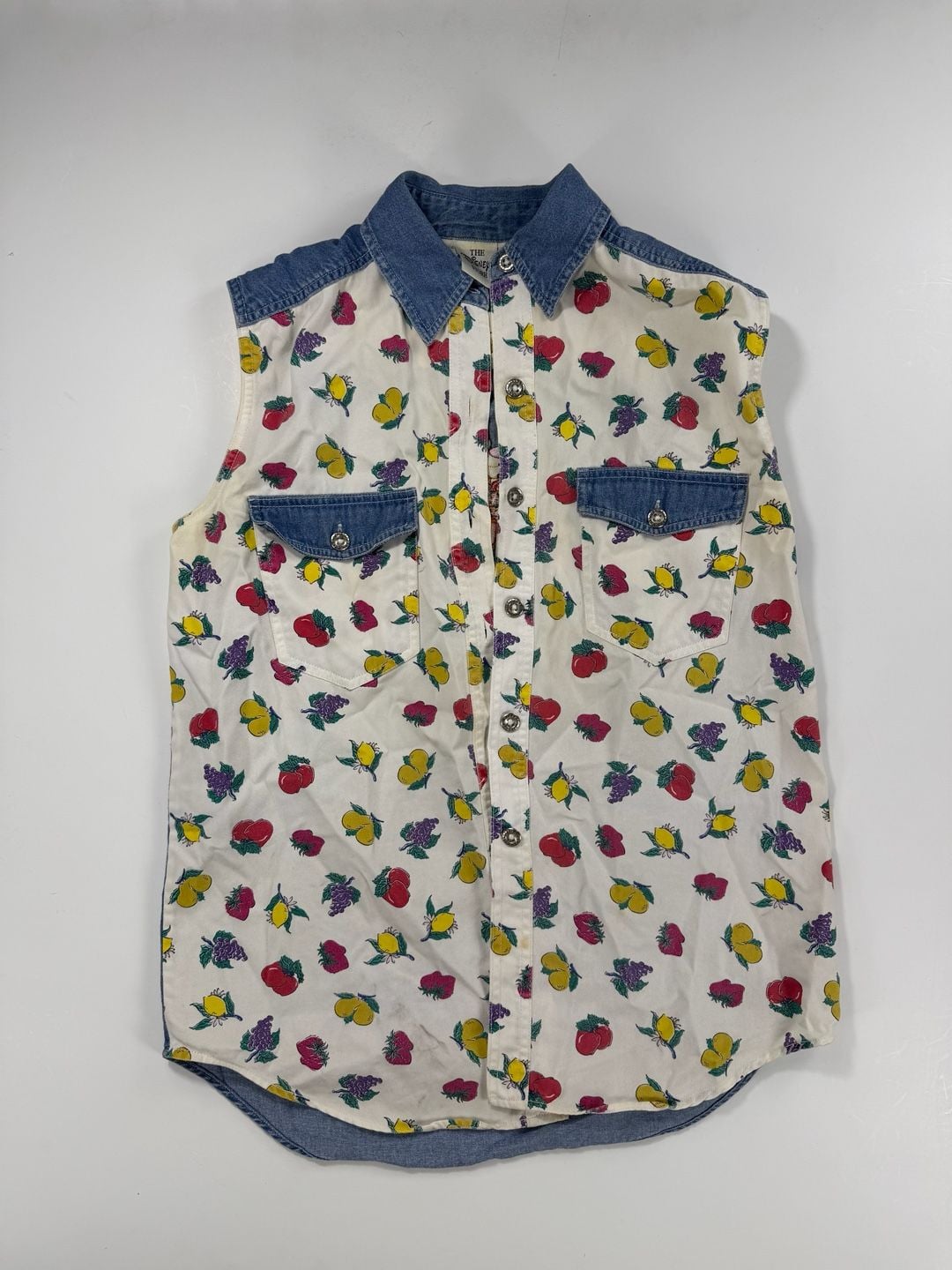 Vintage 90s The Disney Store Winnie the Pooh Fruit Stand Denim Vest 2