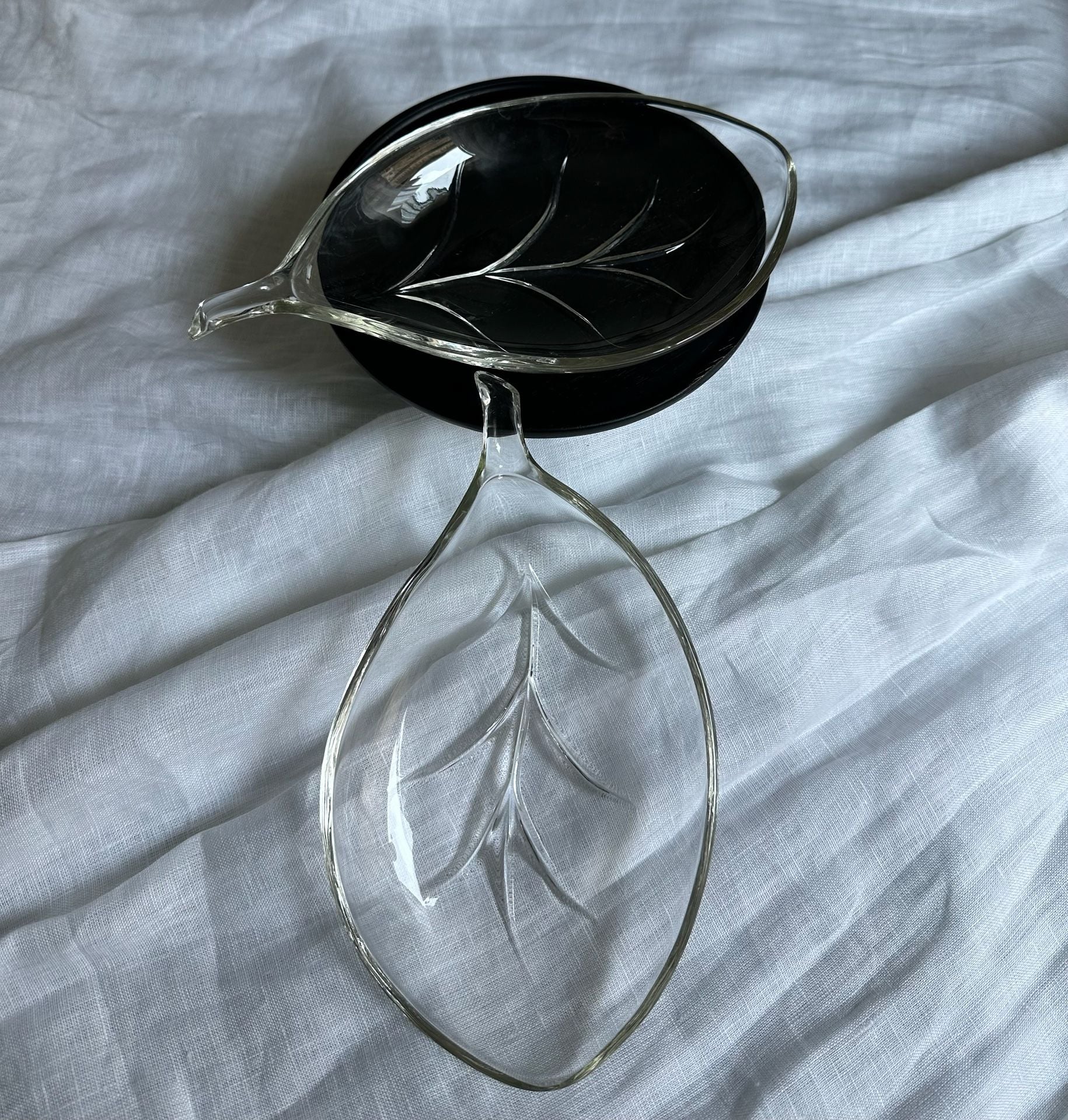 Vintage Hazel Atlas Leaf Shaped Clear Glass Snack Plates Sets of 2 1