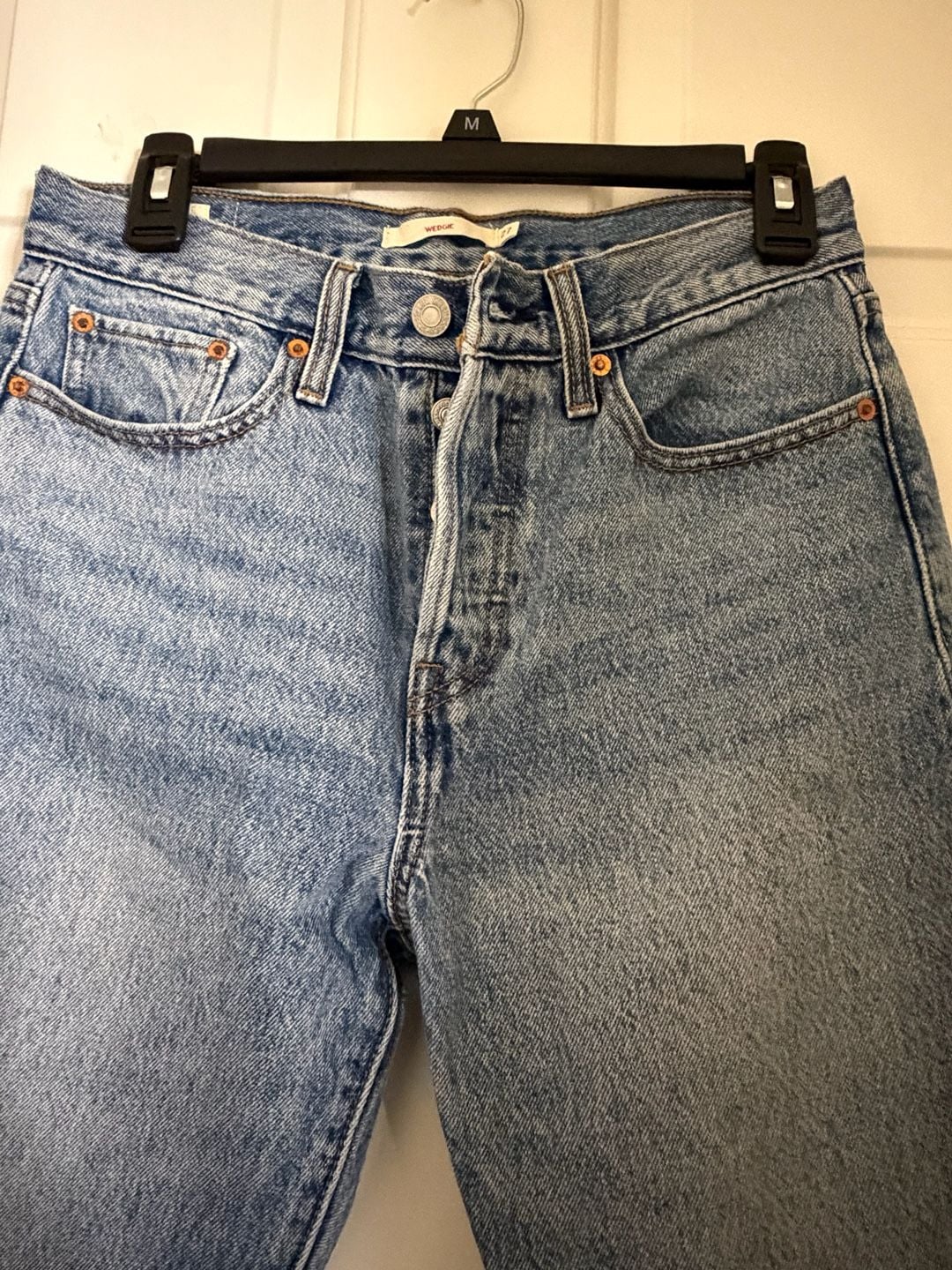 Levi's Wedgie Straight Light Wash Raw Hem Jeans W27 4