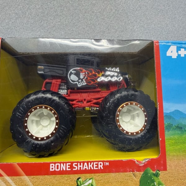 Hot Wheels Monster Trucks Launch & Bash Bone Shaker Playset