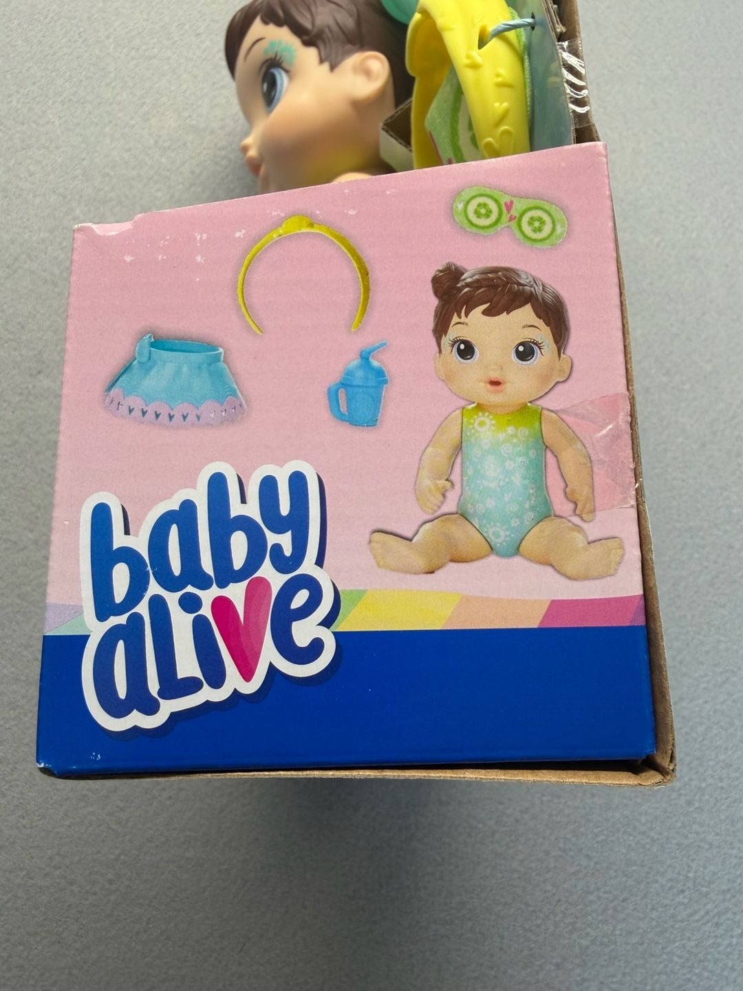 Baby Alive Rainbow Spa Baby Doll with Brown Hair and 4 Accessories 5
