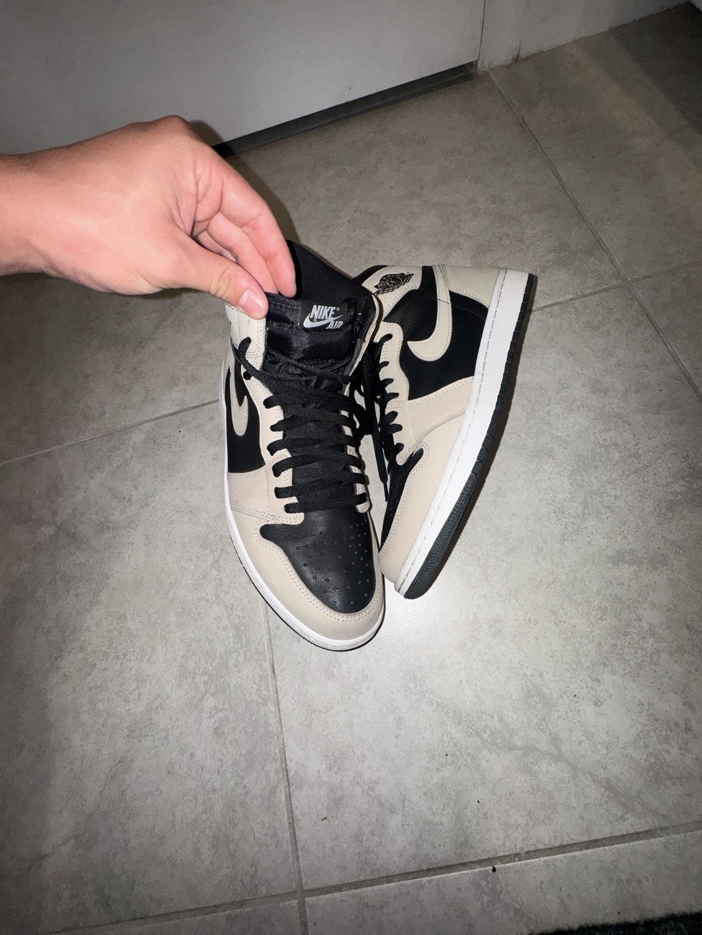 Air Jordan 1 Retro High OG 'Shadow 2.0' (555088-035) 3
