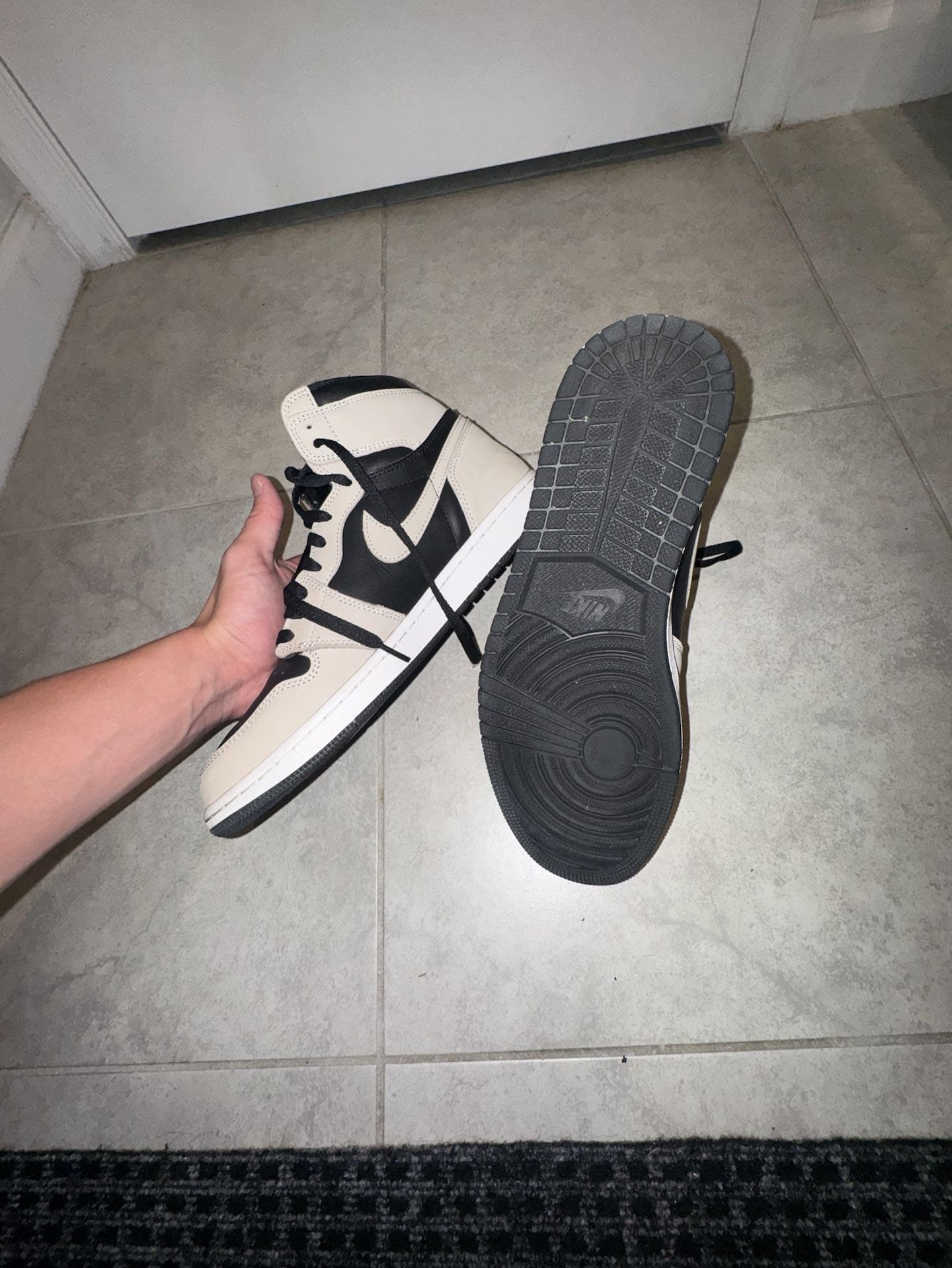 Air Jordan 1 Retro High OG 'Shadow 2.0' (555088-035) 4
