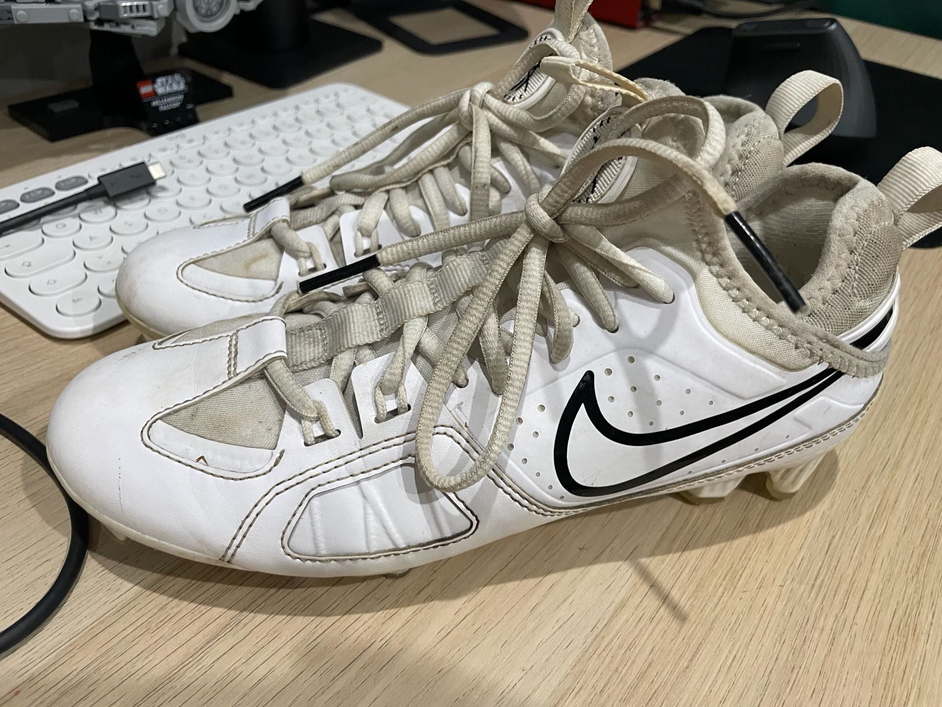 Size 5.5 Nike Huarache 9 Varsity LAX Lacrosse Cleats White Unisex 4