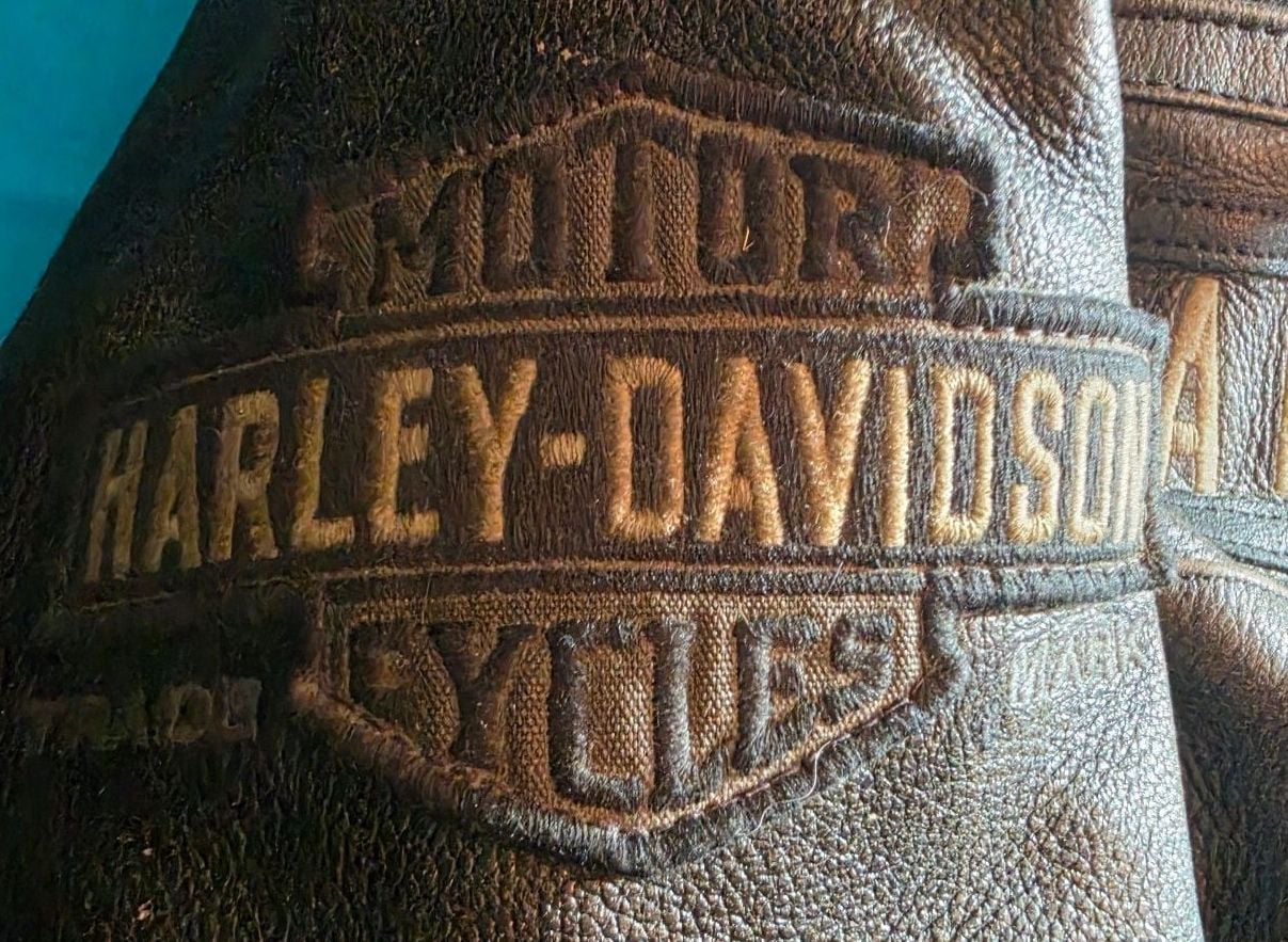 Harley-Davidson Vintage Distressed Brown Leather Motorcycle Jacket with Chest Logo 6