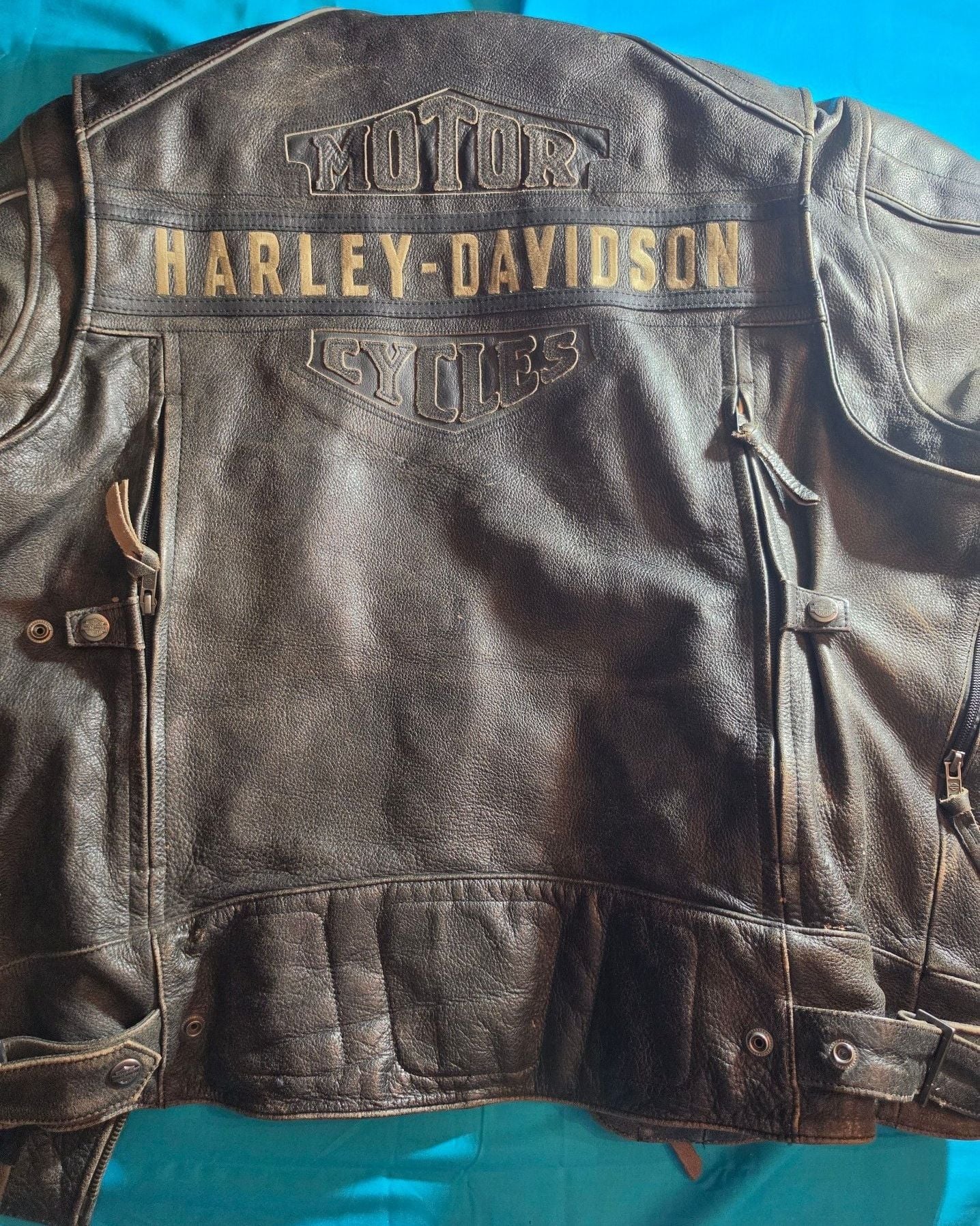 Harley-Davidson Vintage Distressed Brown Leather Motorcycle Jacket with Chest Logo 9