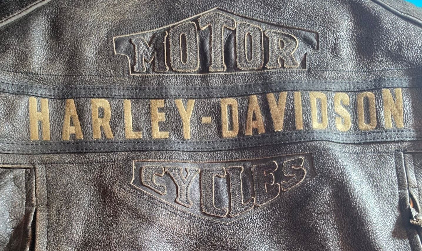 Harley-Davidson Vintage Distressed Brown Leather Motorcycle Jacket with Chest Logo 10