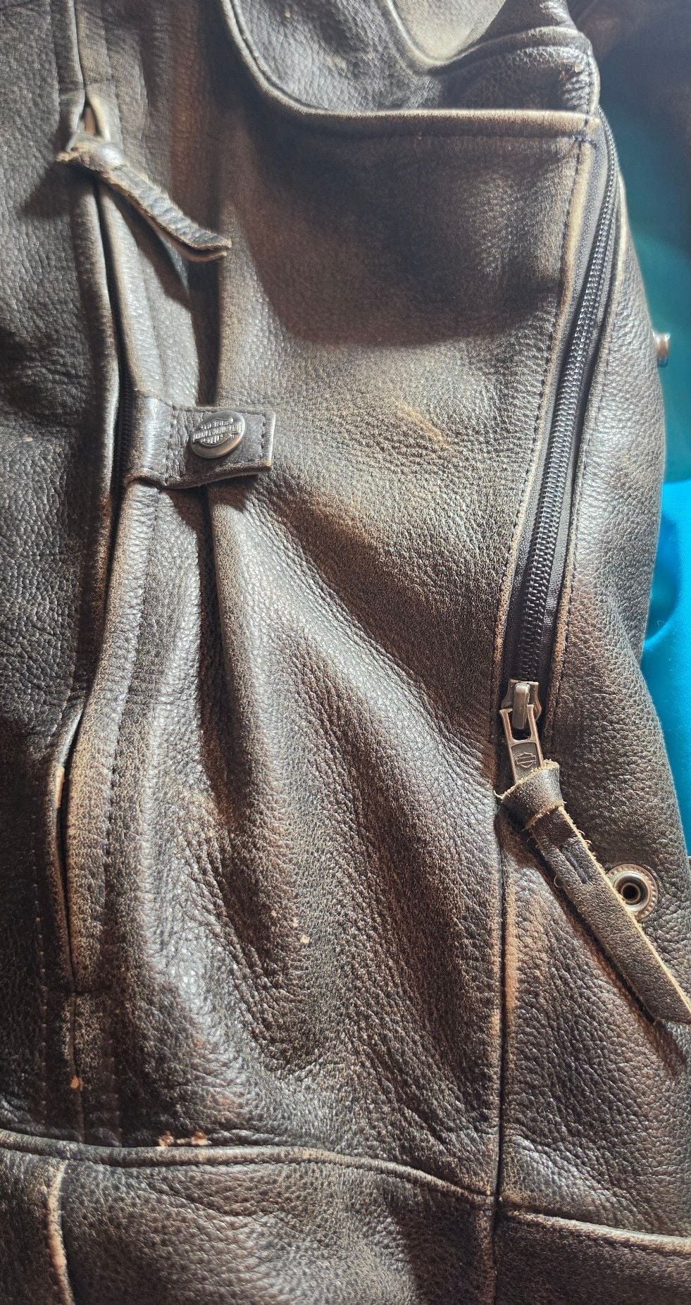 Harley-Davidson Vintage Distressed Brown Leather Motorcycle Jacket with Chest Logo 12