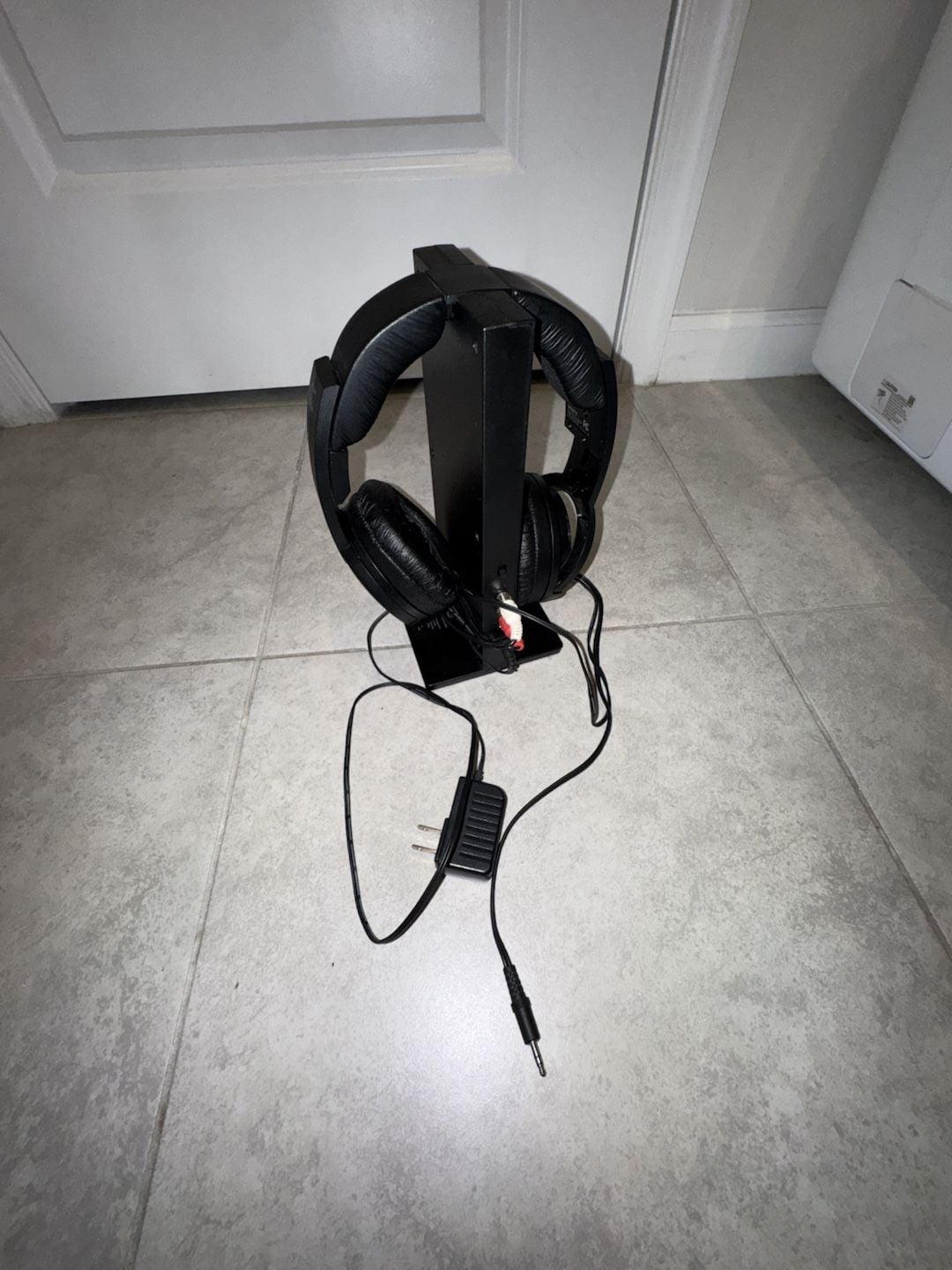 Sony MDR-RF985R Wireless Stereo Headphones with Transmitter Base 8