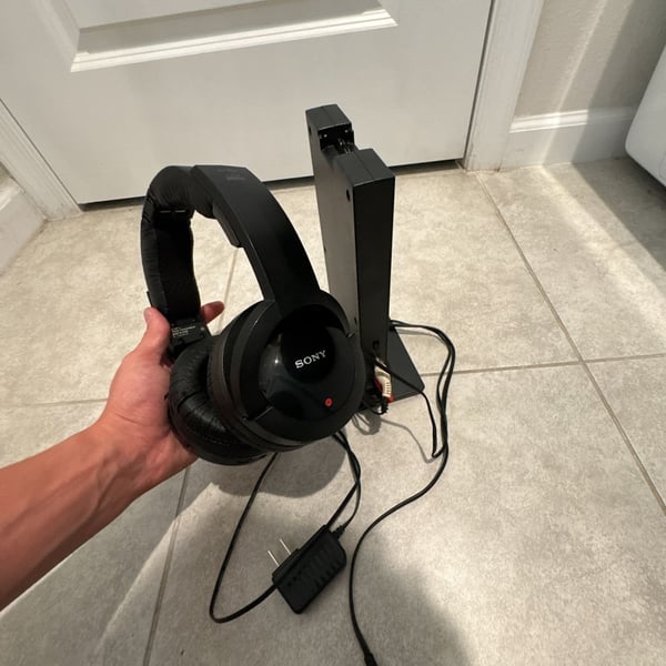 Sony MDR-RF985R Wireless Stereo Headphones with Transmitter Base