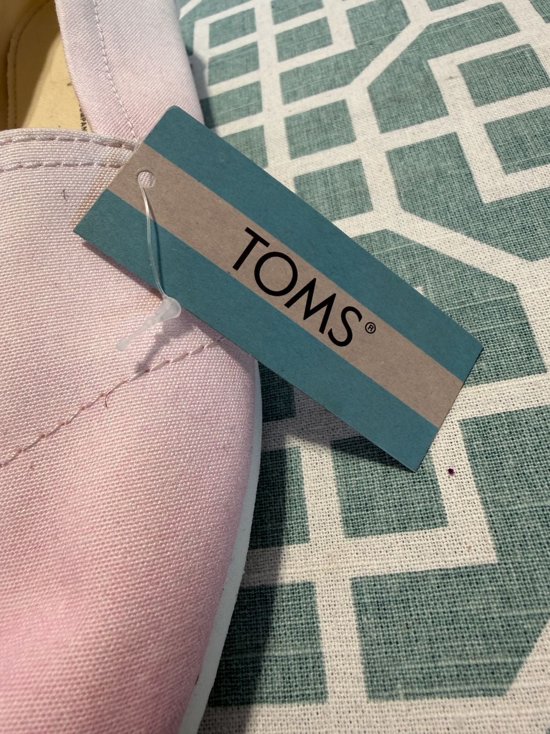 TOMS Women's Belmont Pink/White Ombre Printed Canvas Slip-On Shoes 3