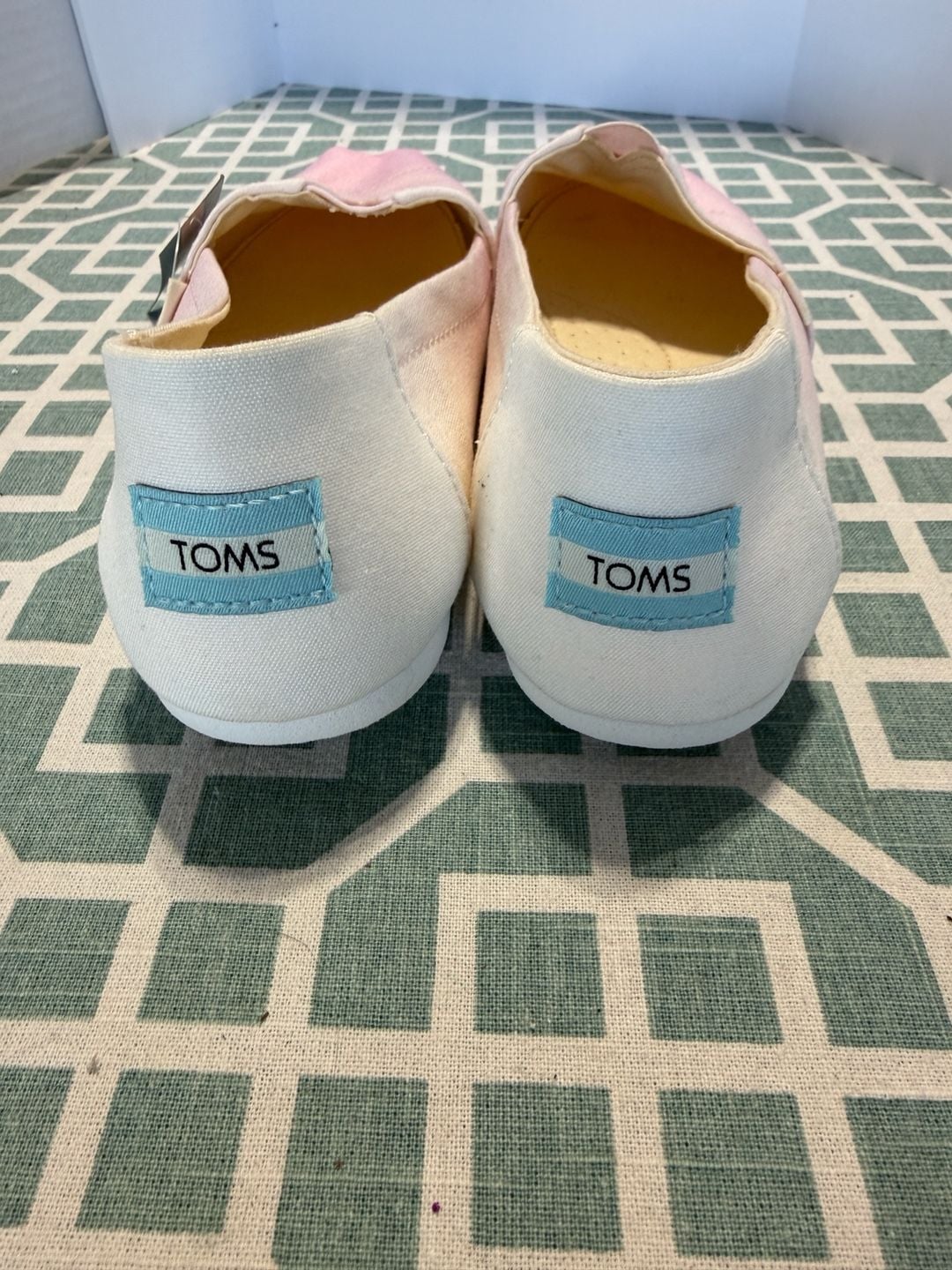 TOMS Women's Belmont Pink/White Ombre Printed Canvas Slip-On Shoes 6