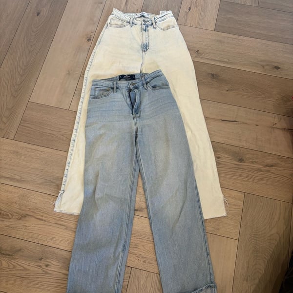 Hollister Curvy Ultra High-Rise Dad Jean