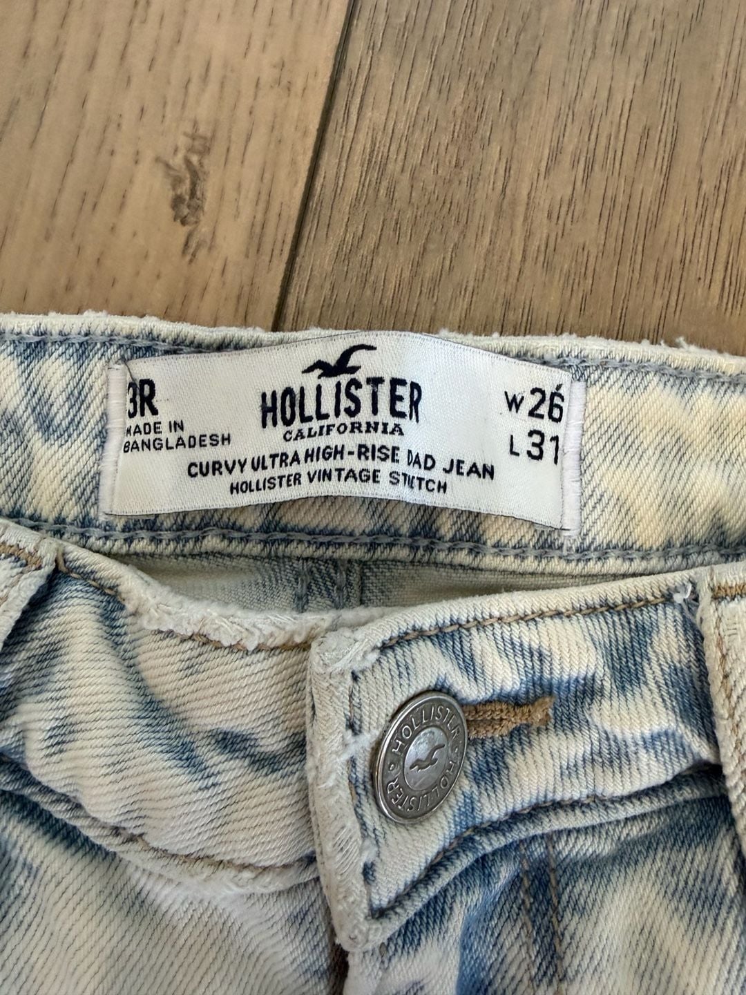 Hollister Curvy Ultra High-Rise Dad Jean 3