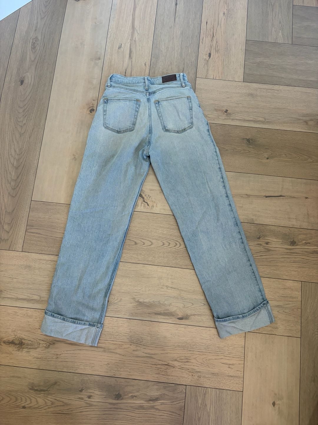 Hollister Curvy Ultra High-Rise Dad Jean 11