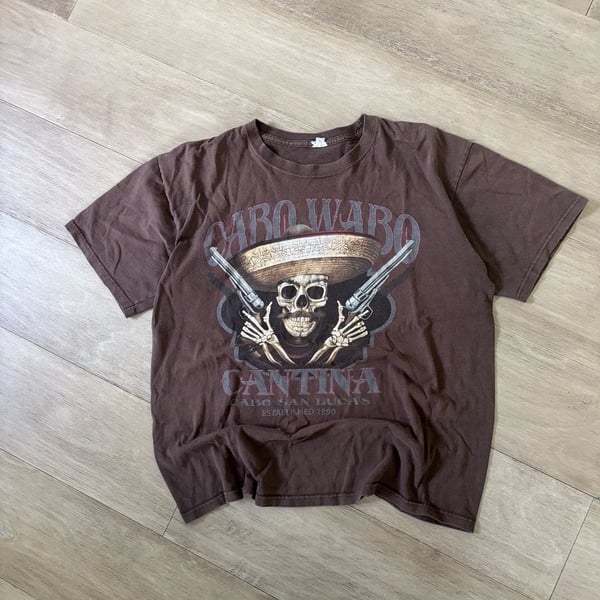 Vintage Y2K Cabo Wabo Cantina Mexico Skull Sombrero Gunslinger Graphic T-Shirt