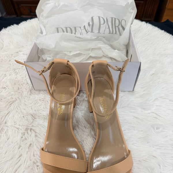 Dream Pairs Nude Open Toe Ankle Strap Chunky Block Heel Sandals Size 7