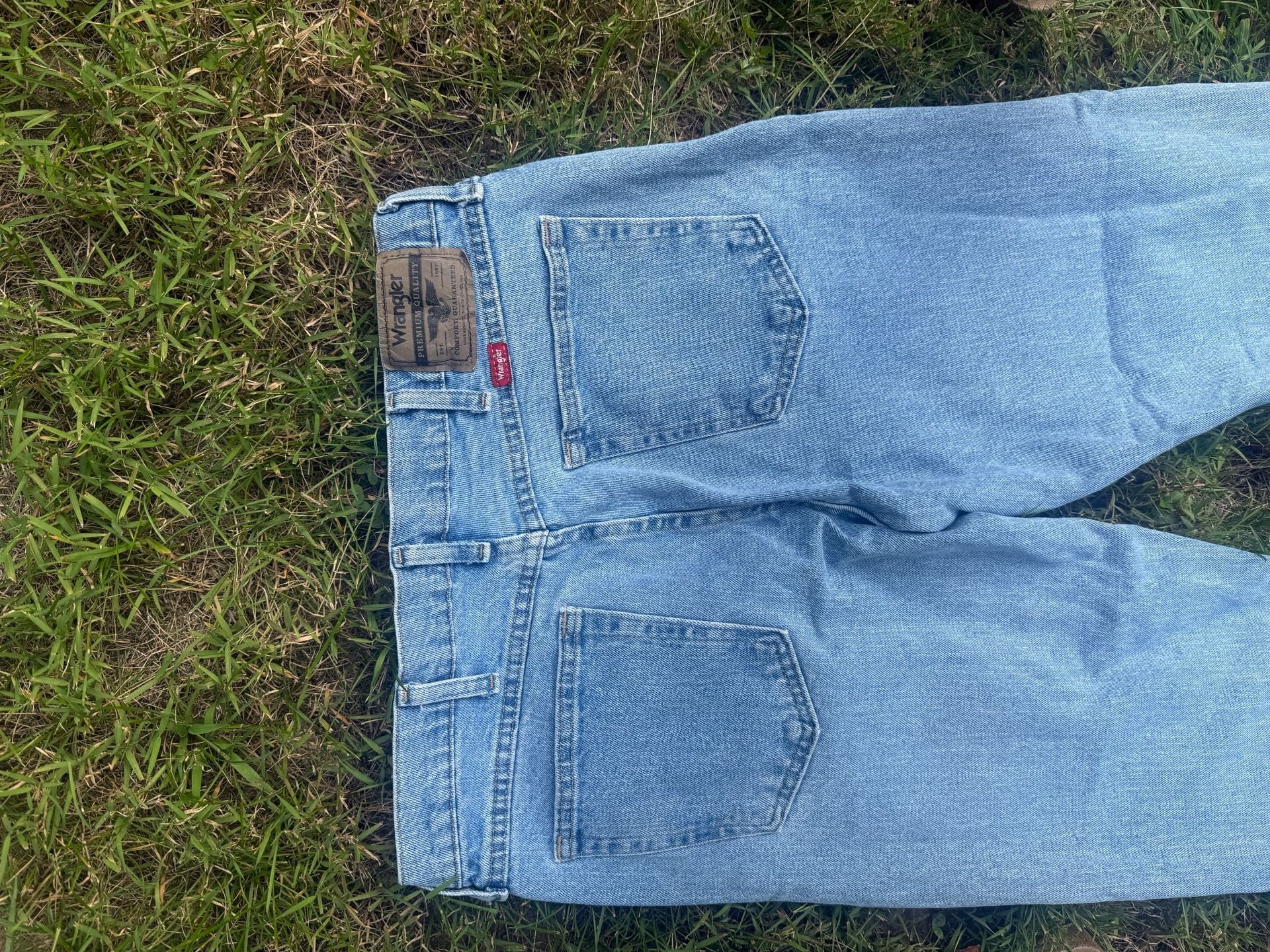 Wrangler Men's Light Wash Straight Leg Denim Jeans Size 34x30 5