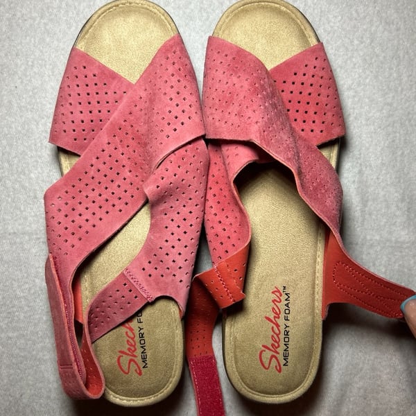 Skechers Memory Foam Salmon/Pink Wedge Suede Leather 1&3/4" Heel Sandals