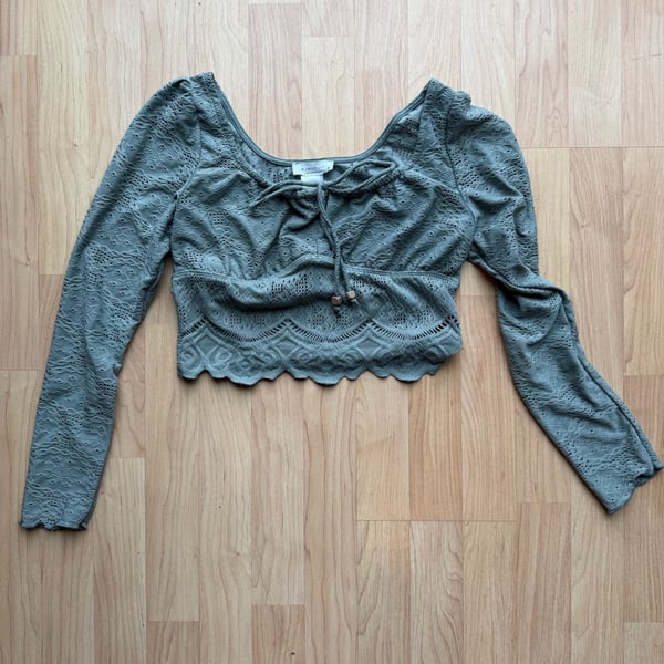 Kirious Los Angeles Long Sleeve Eyelet Crop Top 