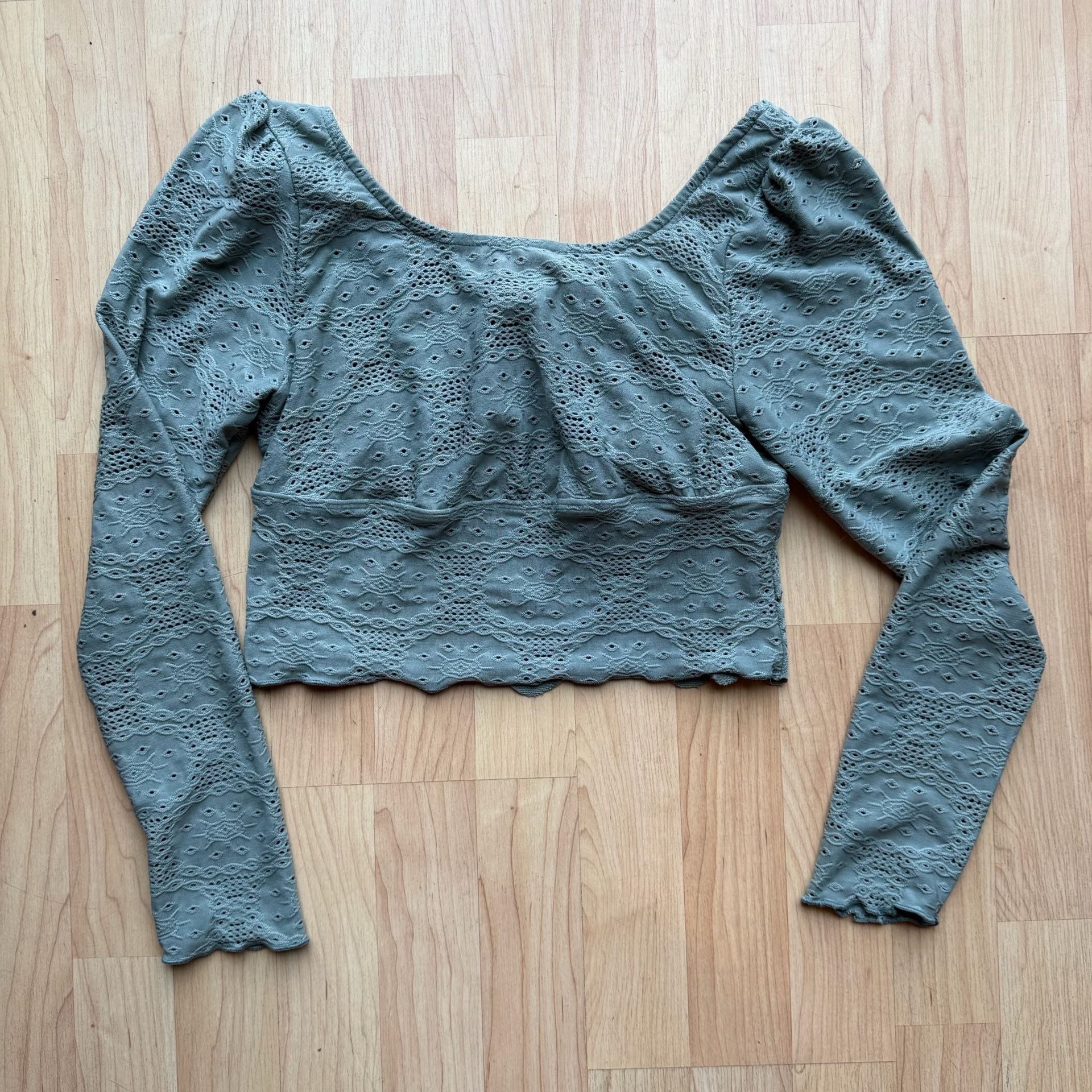Kirious Los Angeles Long Sleeve Eyelet Crop Top 5