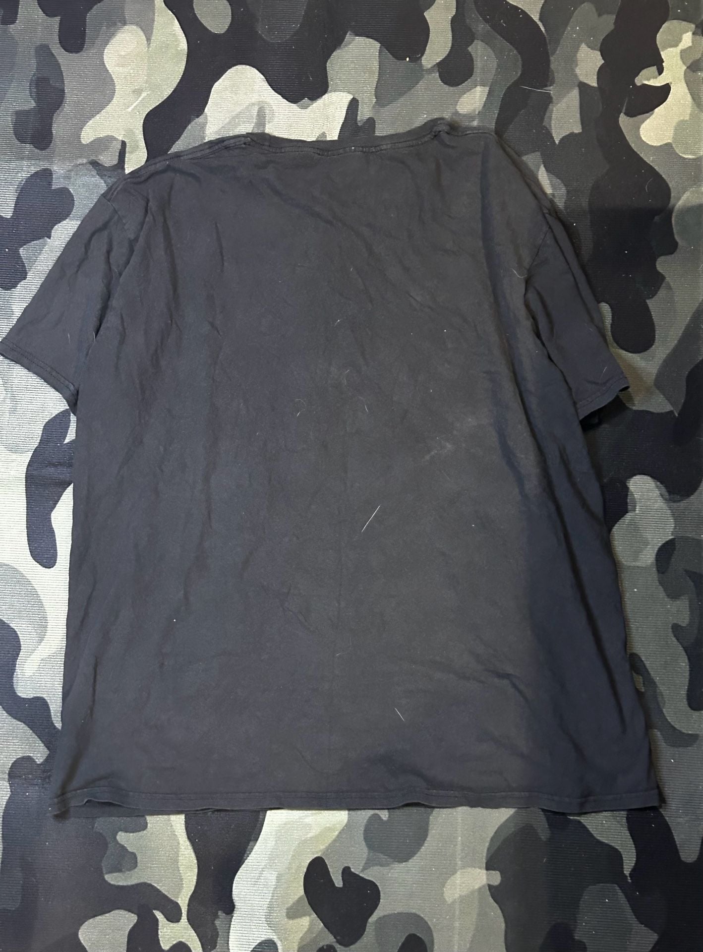Guns N' Roses '85 Skull and Crossguns Graphic Band T-Shirt 3