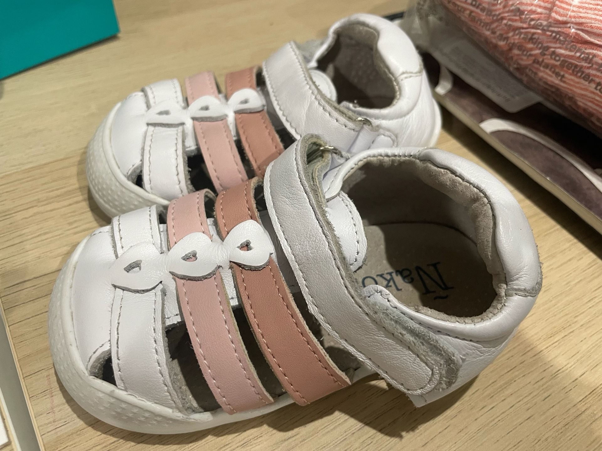 Size 22 Euro/ Size 5 US. White and Pink Girls Leather Sandals Made in Spain 2