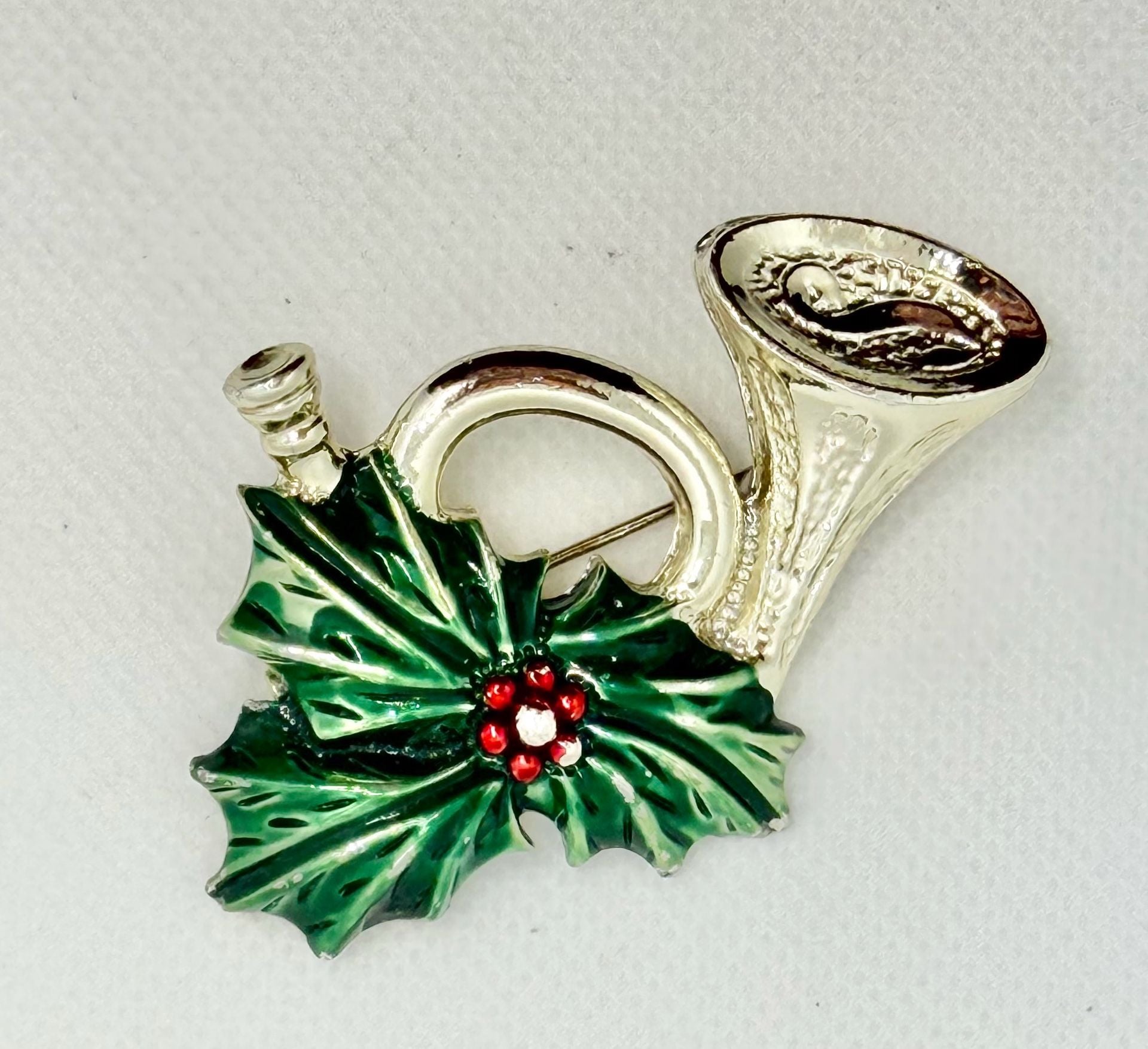 Vintage Gerry's Gold Tone Enamel French Horn Holly Berries Christmas Brooch Pin 3