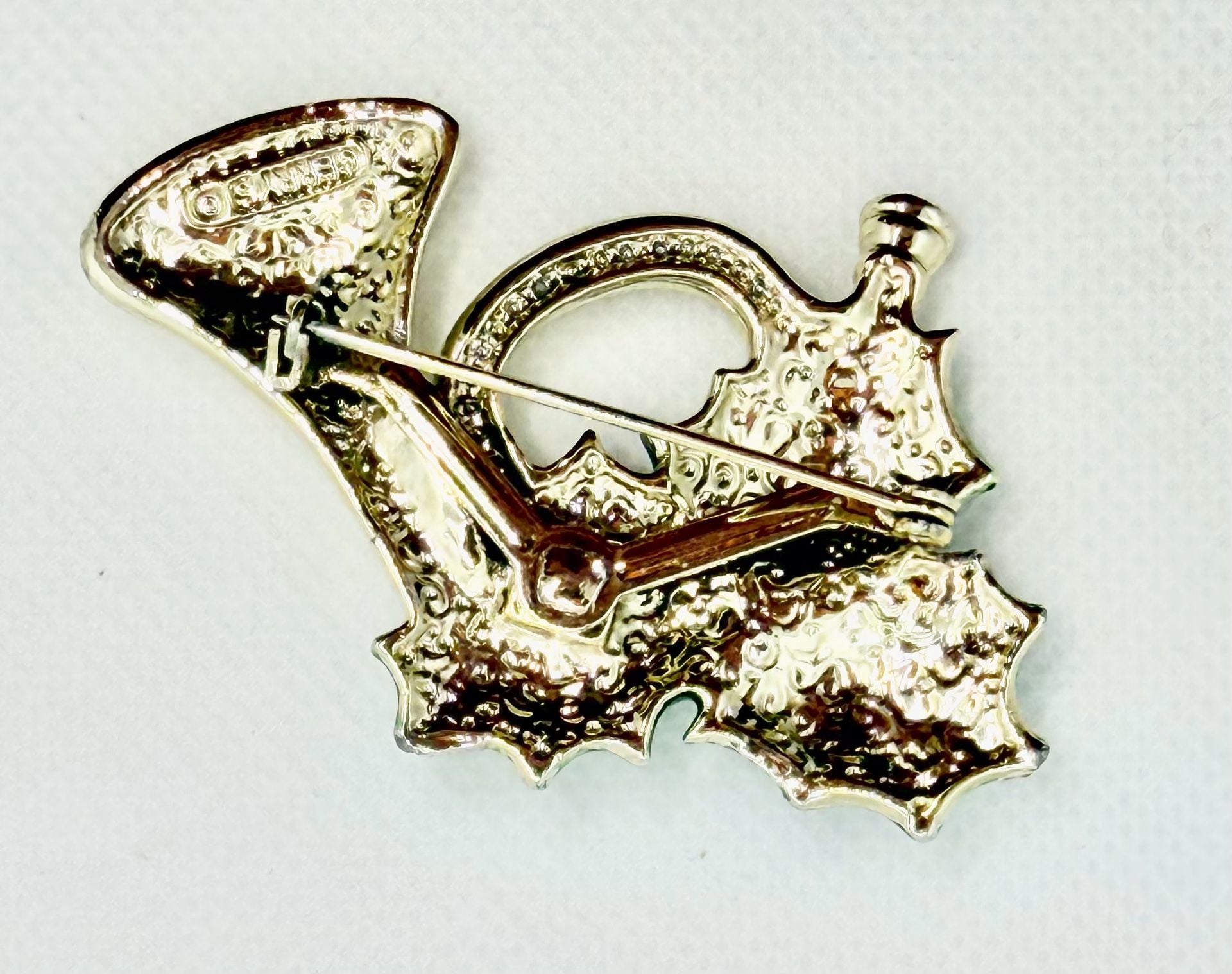Vintage Gerry's Gold Tone Enamel French Horn Holly Berries Christmas Brooch Pin 4