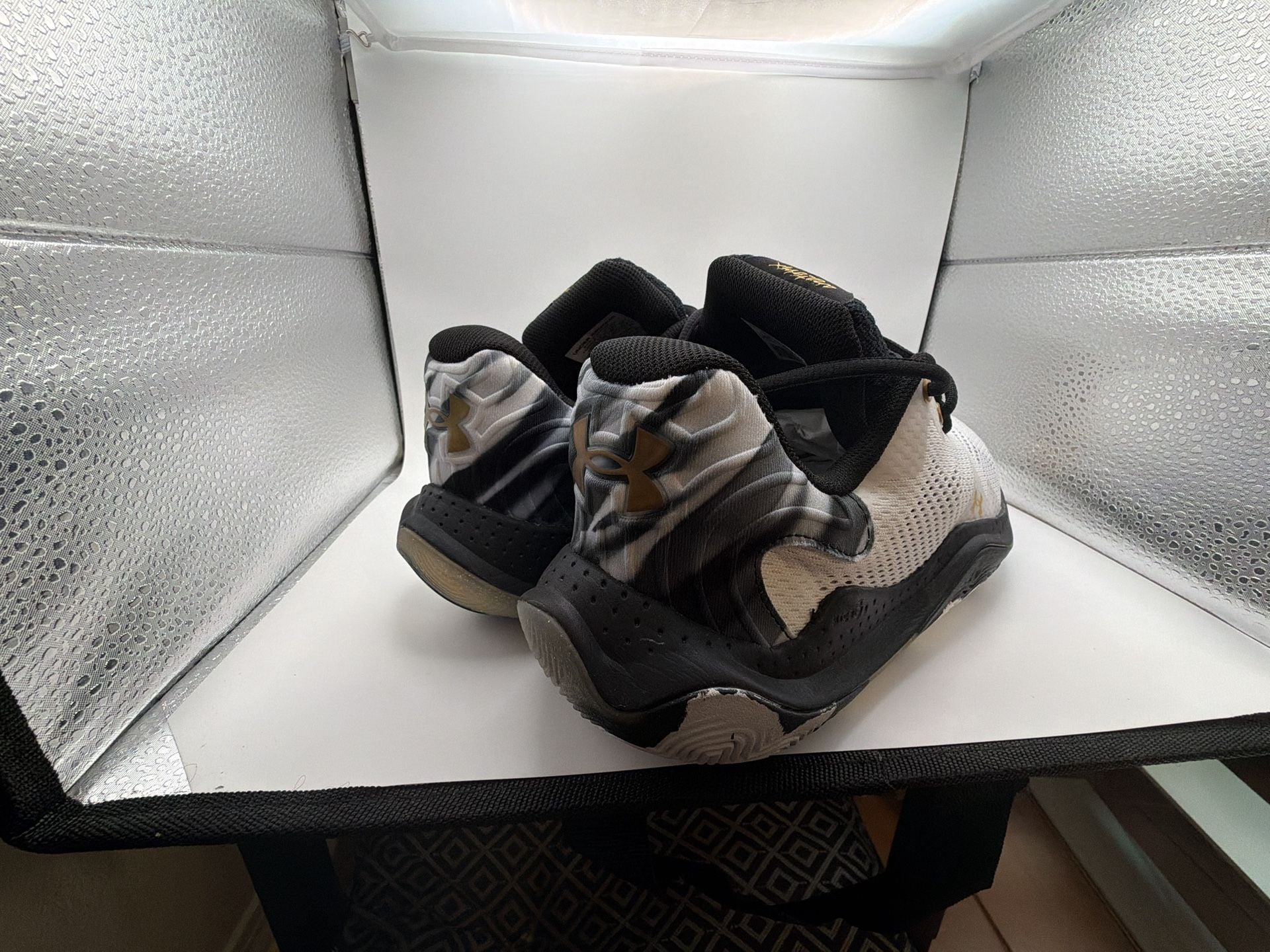 UA Spawn 4 Basketball Shoes Sneakers M 8.5 W 10 4
