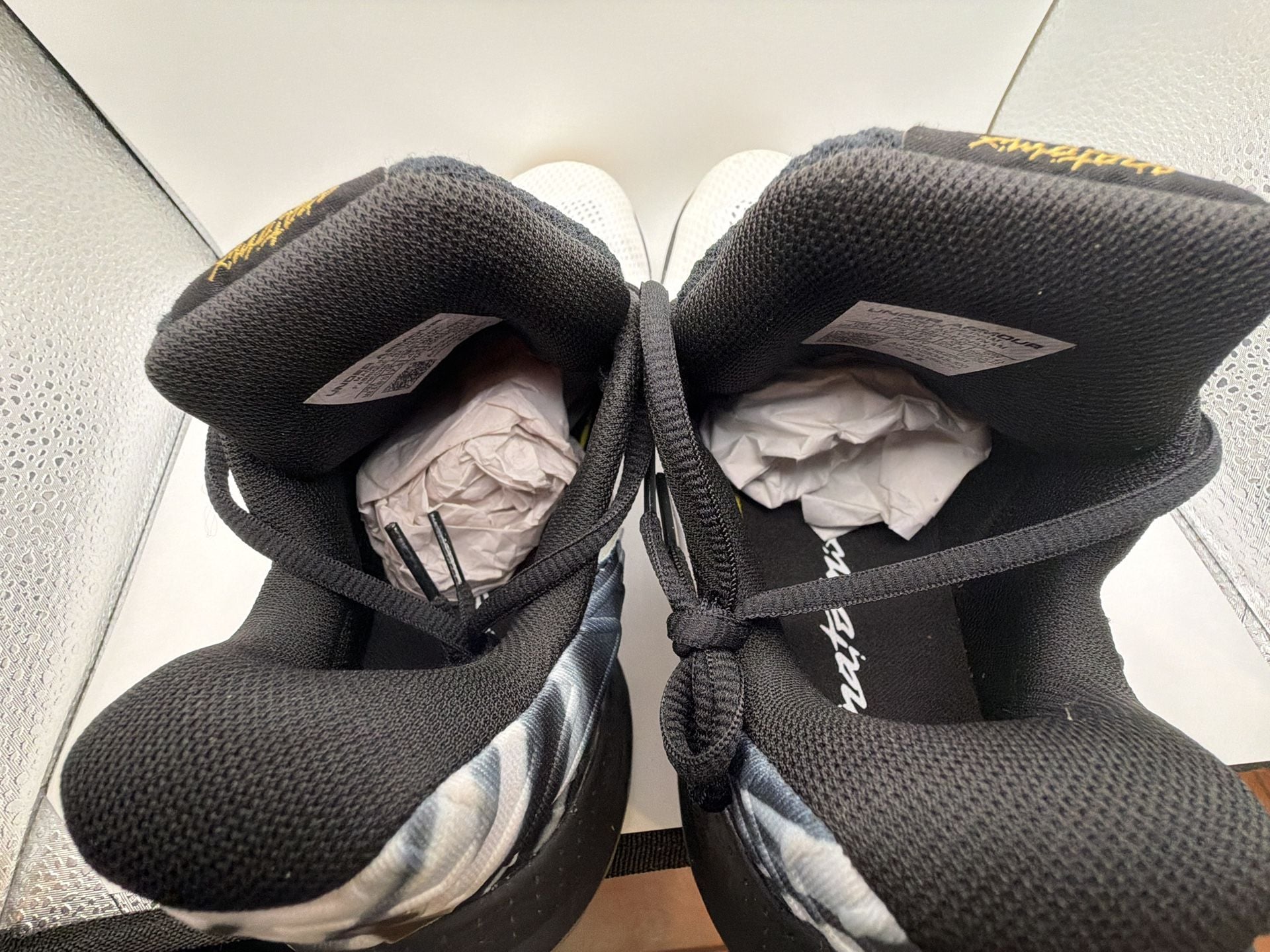 UA Spawn 4 Basketball Shoes Sneakers M 8.5 W 10 6