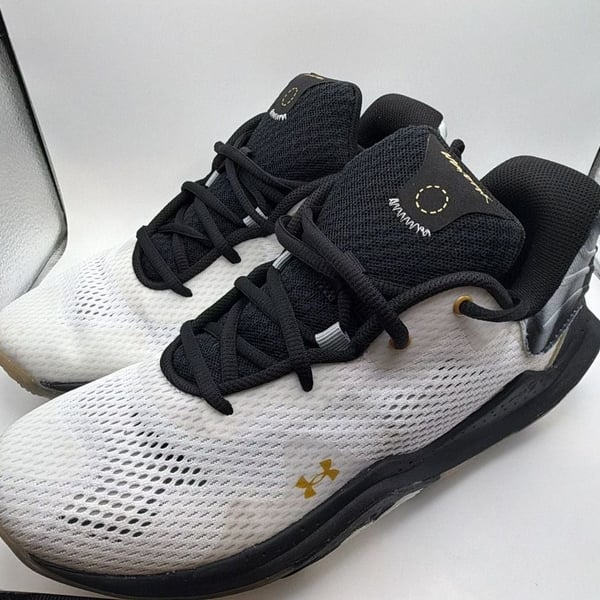 UA Spawn 4 Basketball Shoes Sneakers M 8.5 W 10