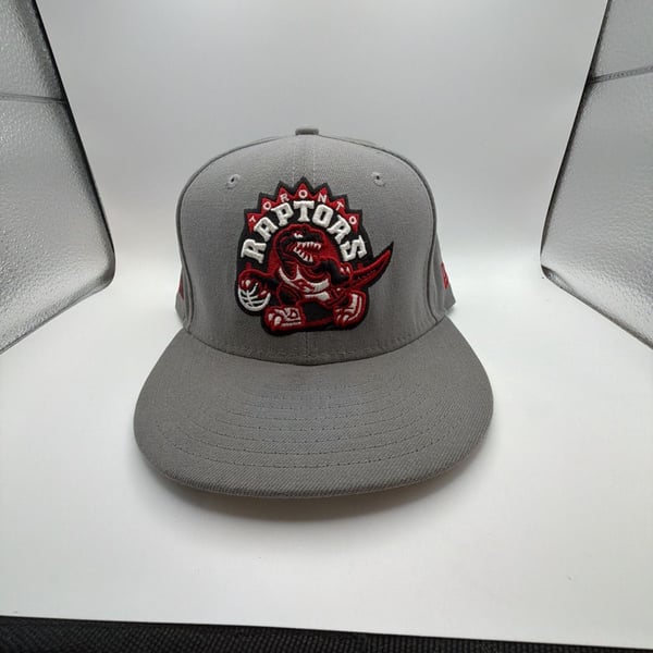 New Era Toronto Raptors Hardwood Classics 59FIFTY Fitted Gray Hat Size 7 3/8