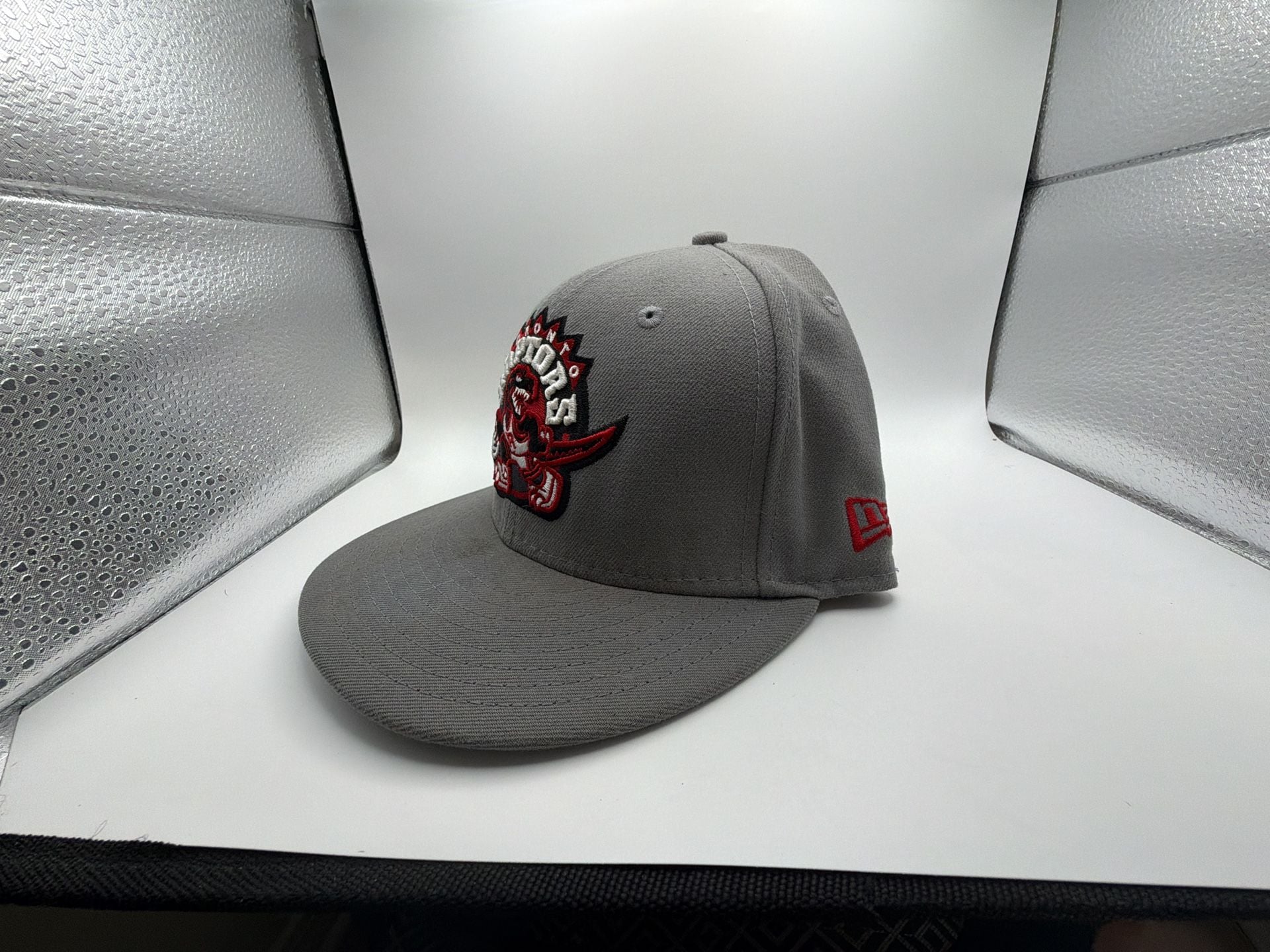 New Era Toronto Raptors Hardwood Classics 59FIFTY Fitted Gray Hat Size 7 3/8 3