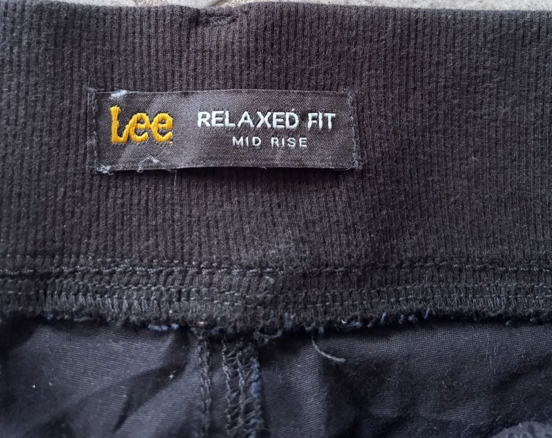 Lee Relaxed Fit Mid Rise Black Cargo Pants 3