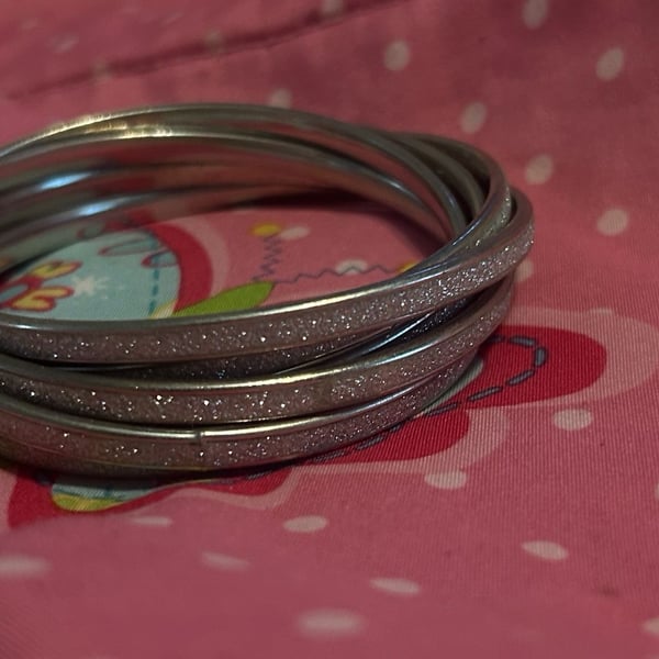 Silver Tone Glitter Set of 6 Interlocking Bangle Bracelets