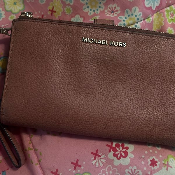 Michael Kors Jet Set Large Three Quarter Zip Leather Wallet Wristlet in Pink