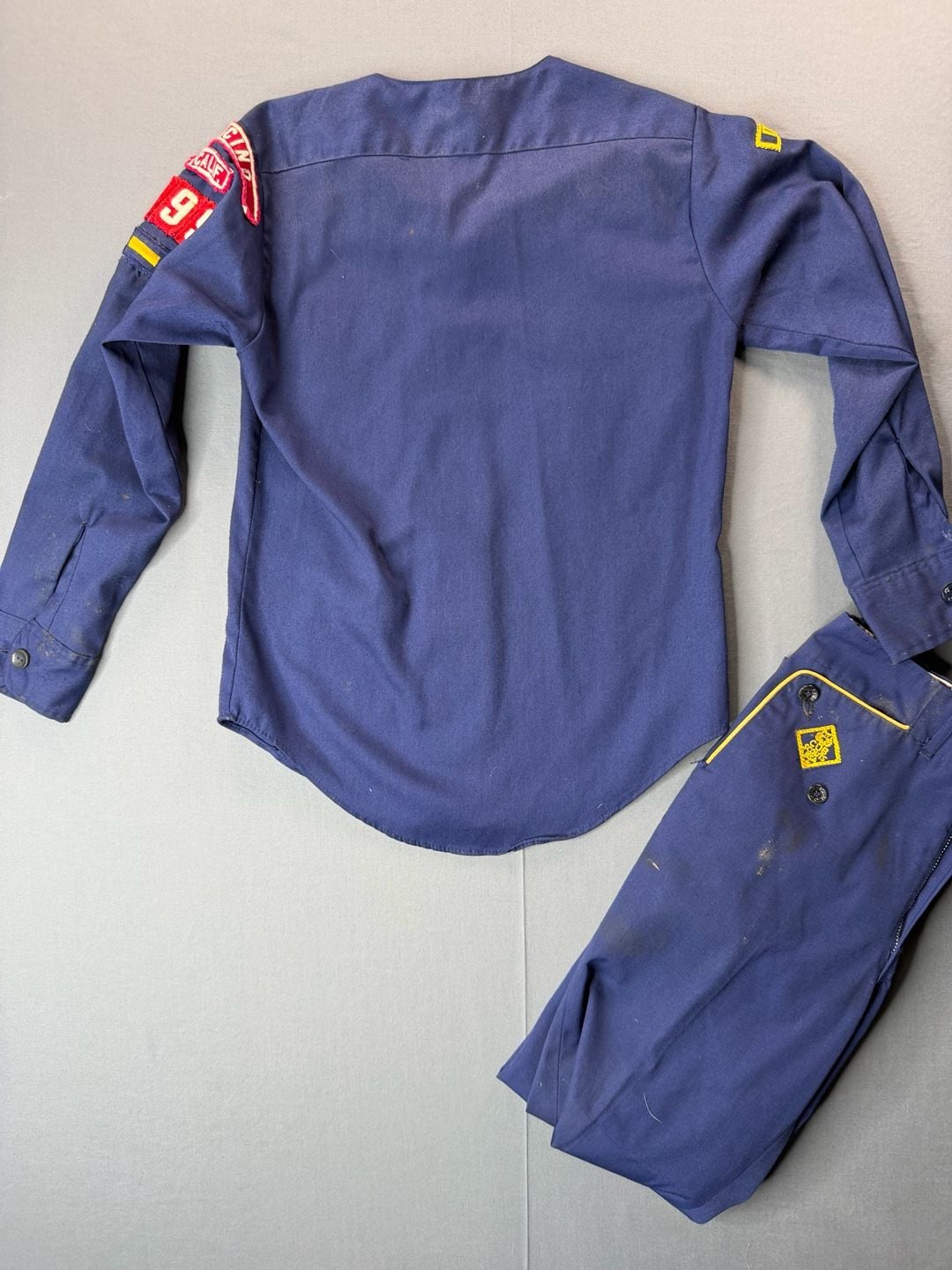 Vintage 70’s Boy Scouts of America Cub Scout Uniform Set Shirt Pants 12 Patches 6