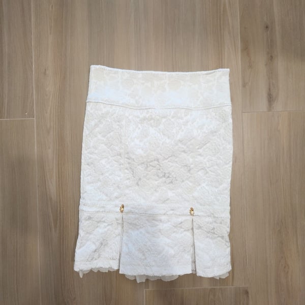 Cache Luxe White Floral Lace Pleated Hem Mini Skirt