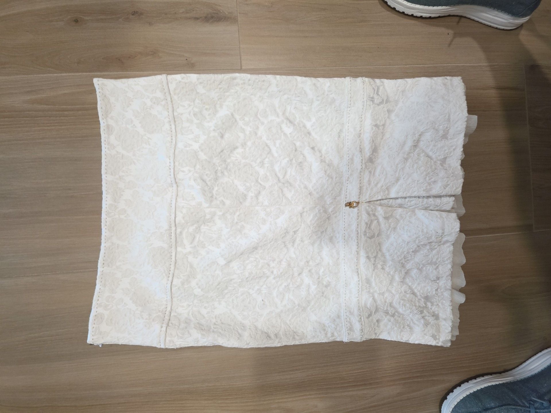 Cache Luxe White Floral Lace Pleated Hem Mini Skirt 4
