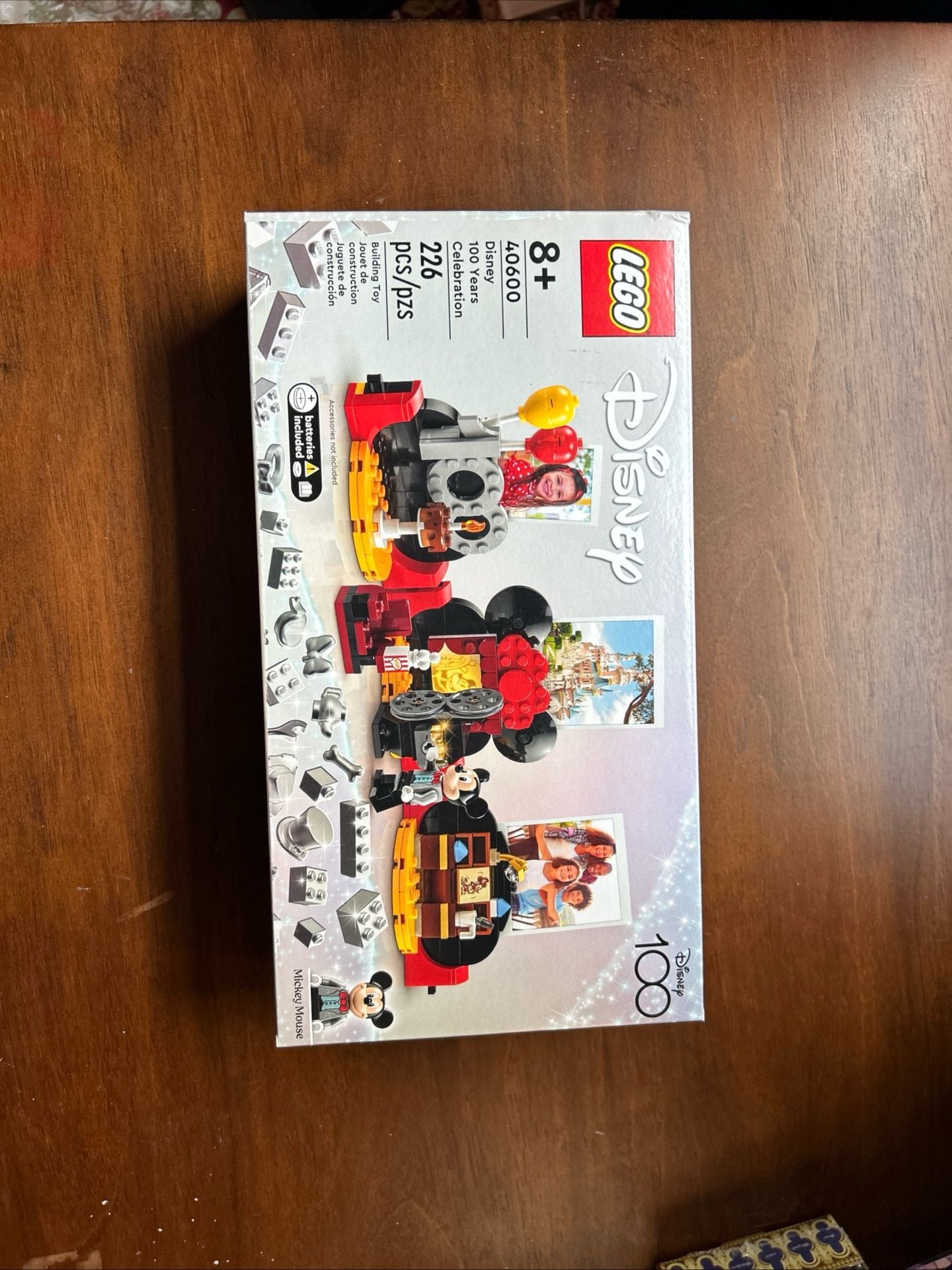 LEGO Disney 100 Years Celebration Set 40600 6