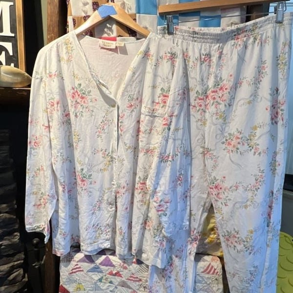 Gold Label Victoria's Secret Floral Print Pajama Set