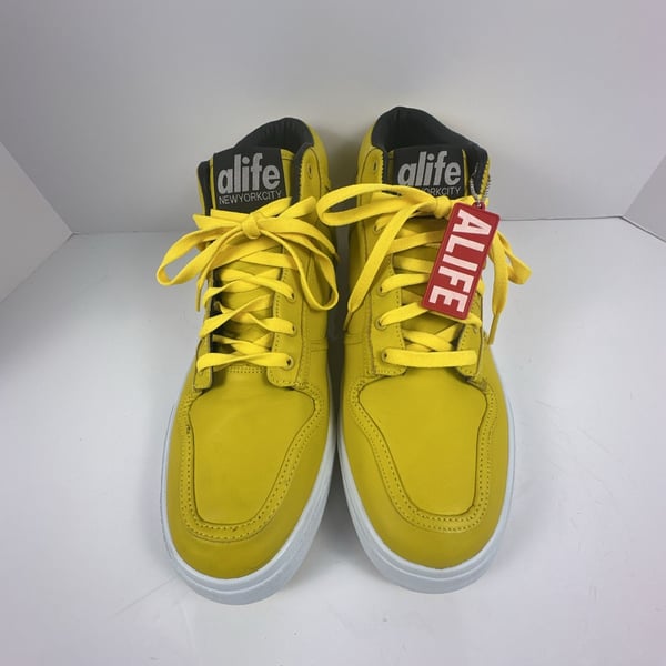 Alife Everybody Mid Pro Leather Yellow Sneakers Mens Size US 13 Deadstock New